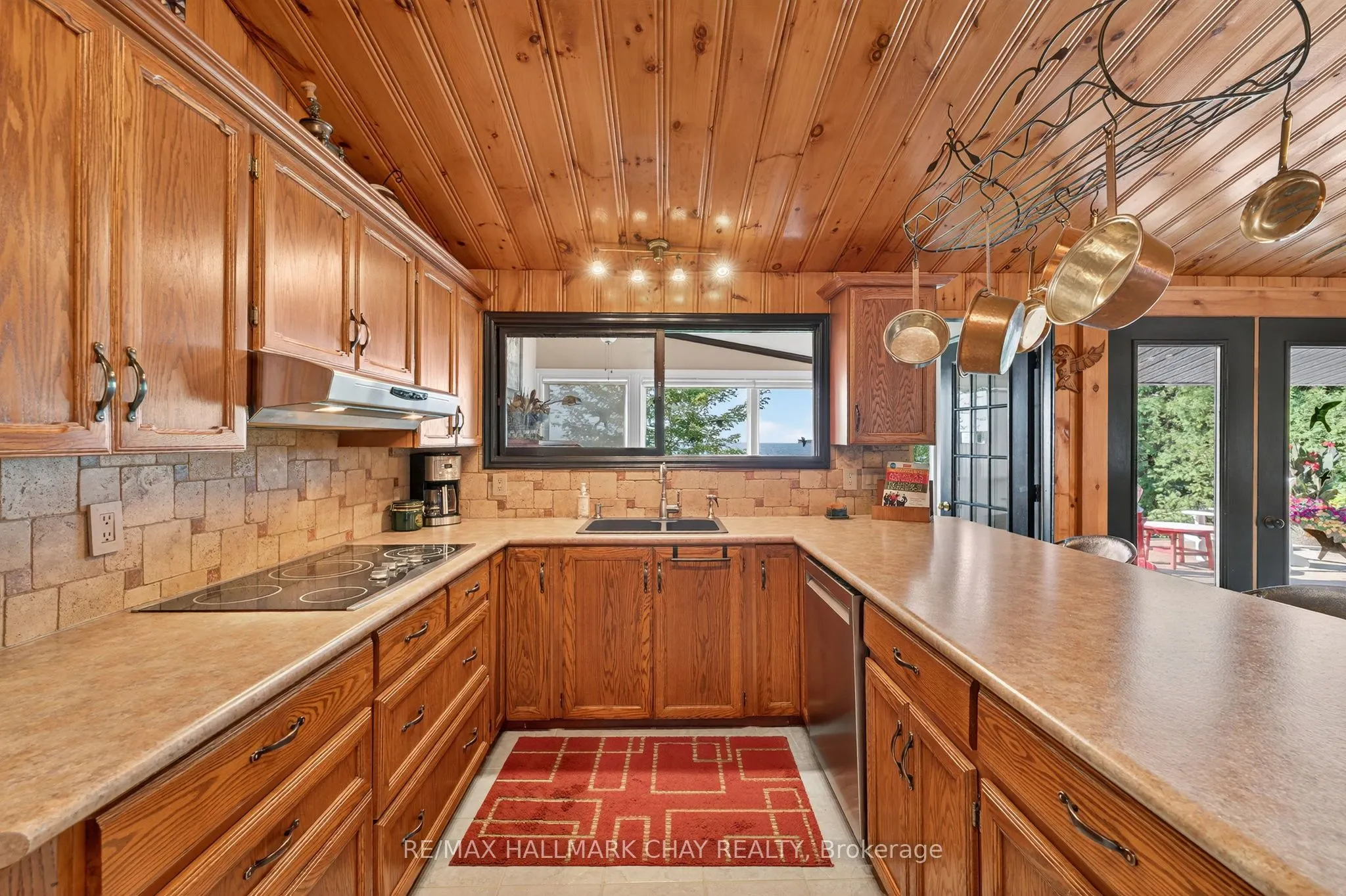 7 Lakeshore Road E