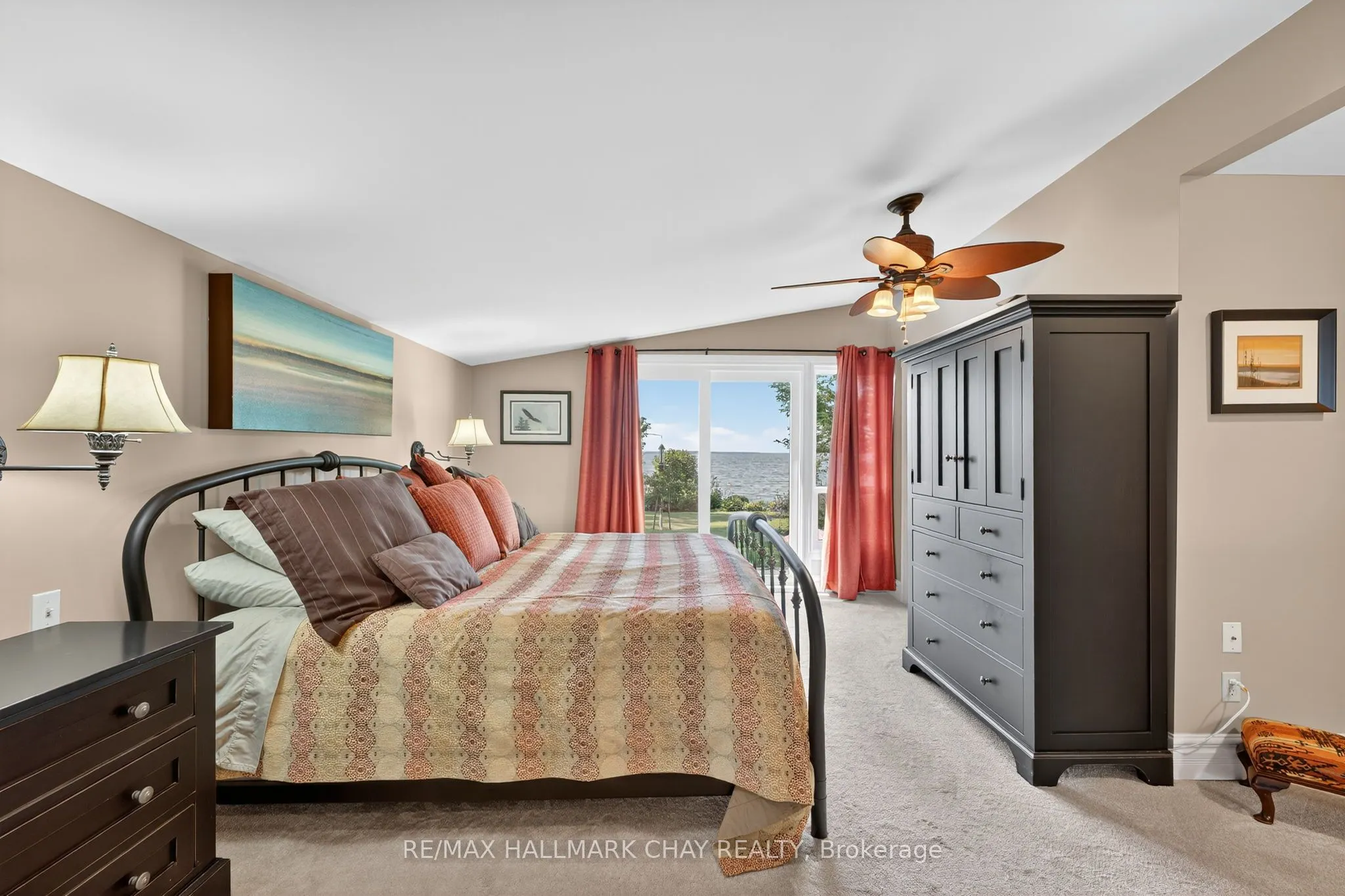 7 Lakeshore Road E