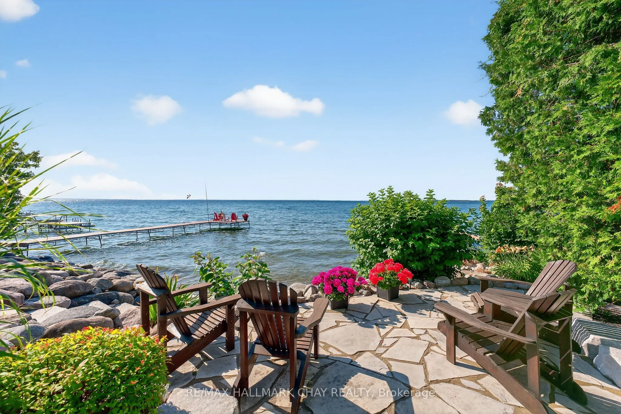 7 Lakeshore Road E