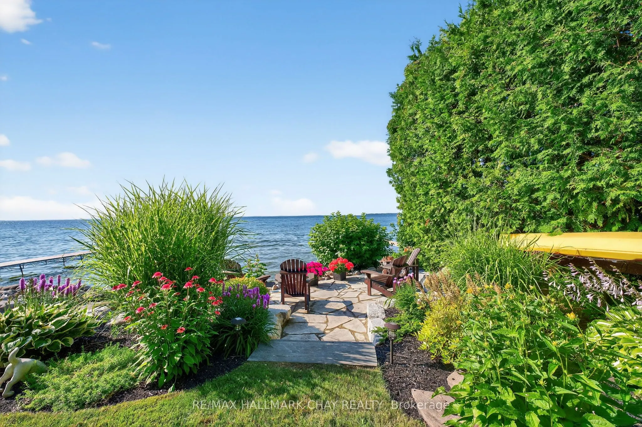 7 Lakeshore Road E