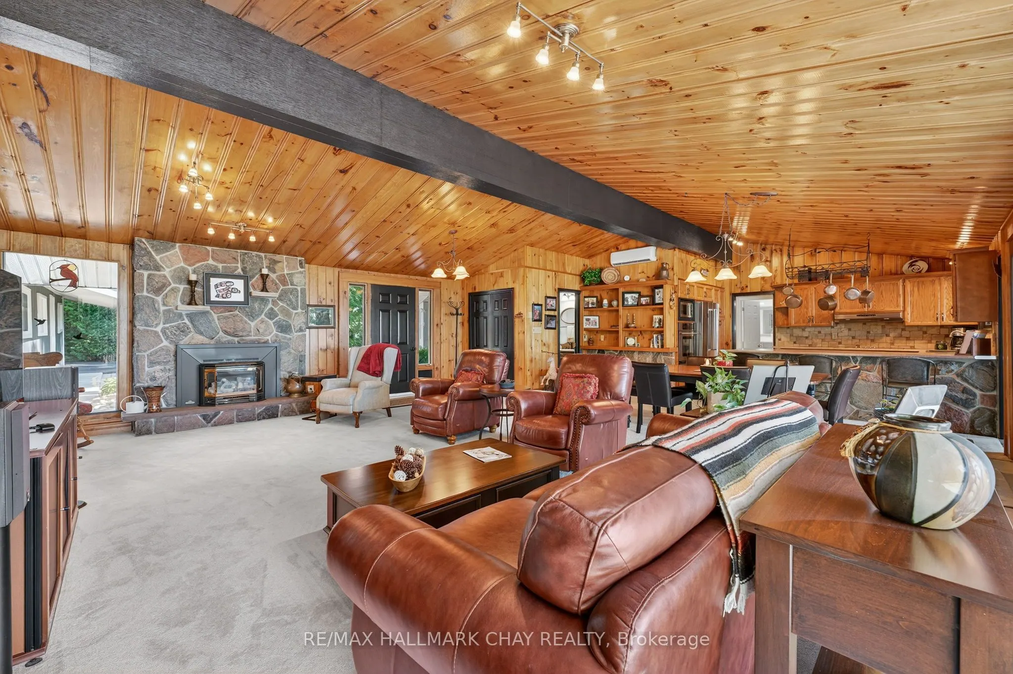 7 Lakeshore Road E