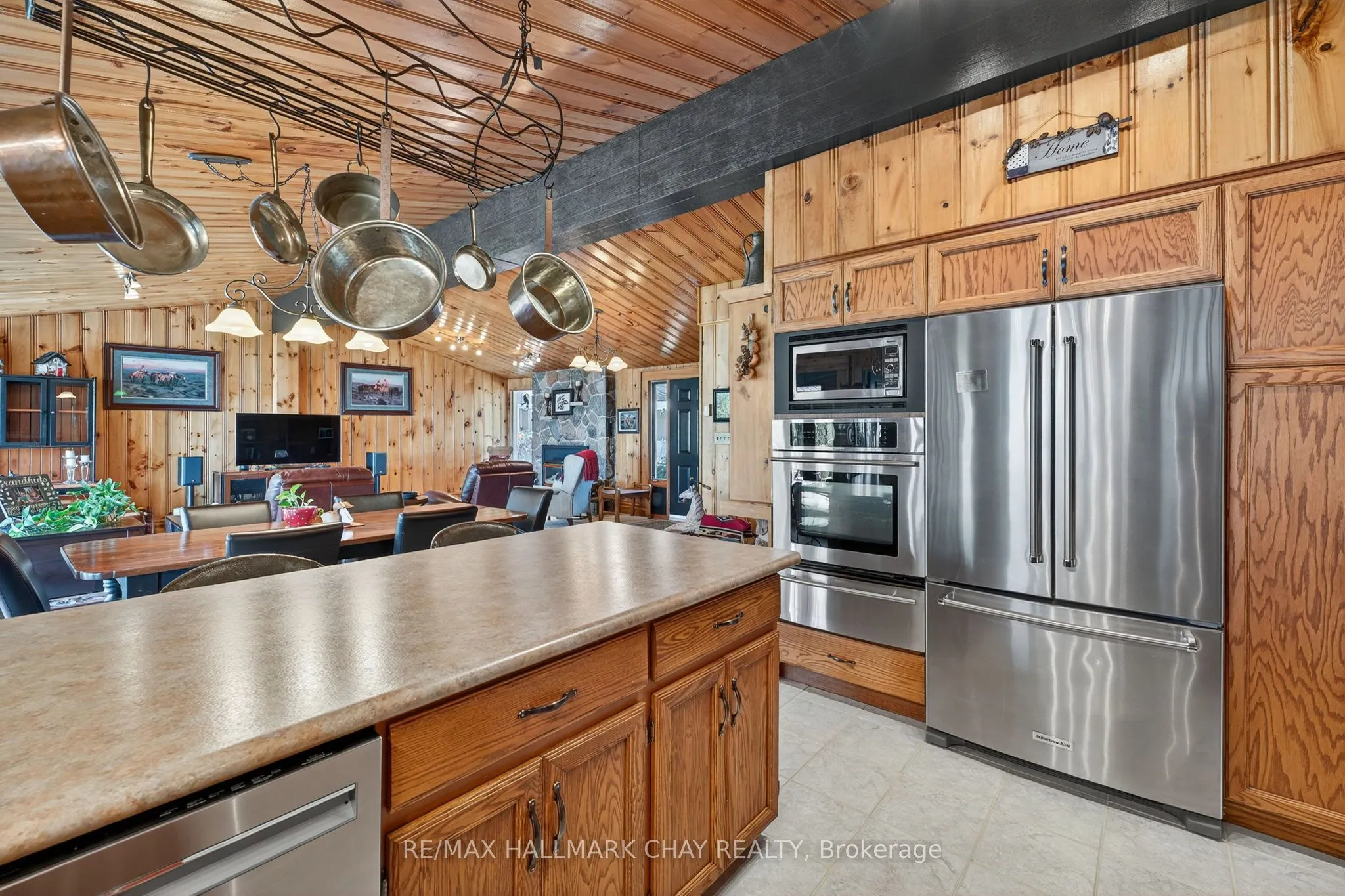 7 Lakeshore Road E