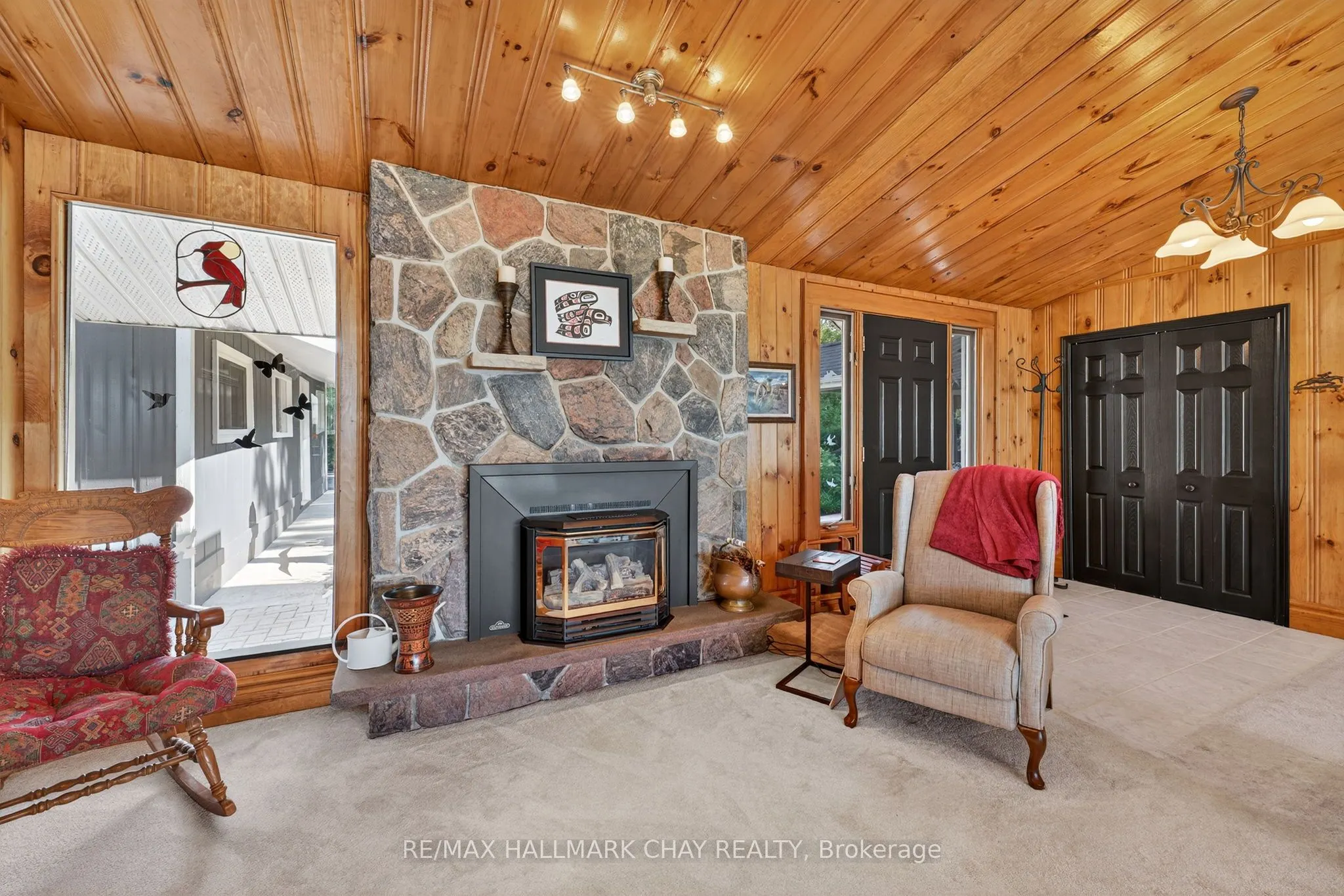 7 Lakeshore Road E