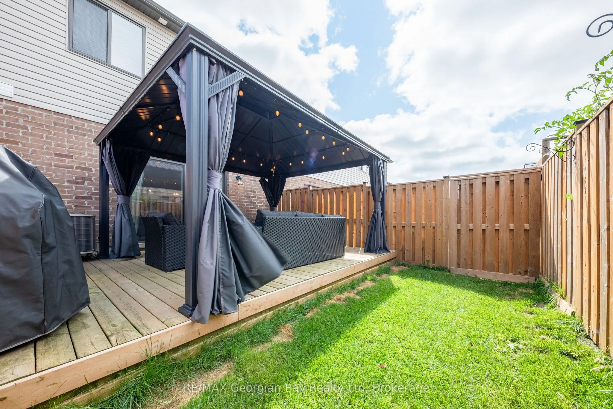 964 WRIGHT Drive