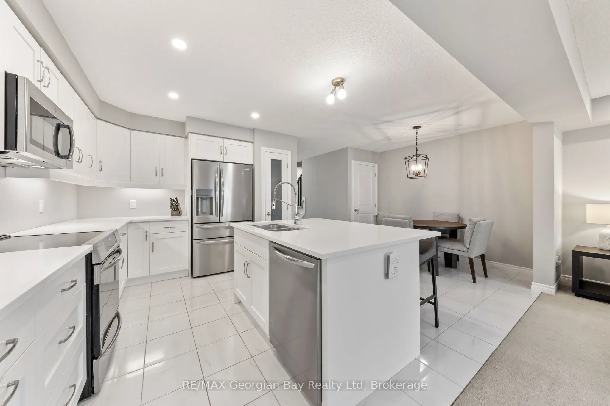 964 WRIGHT Drive