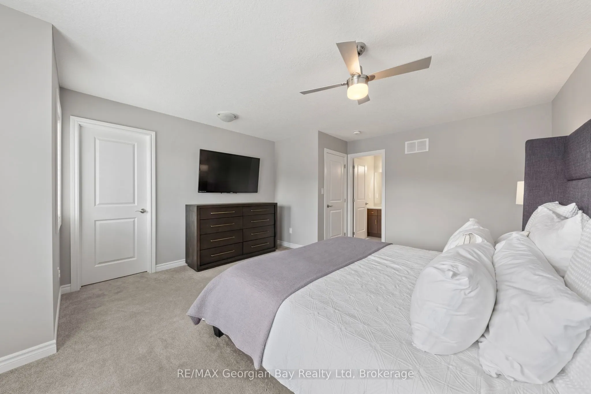 964 WRIGHT Drive