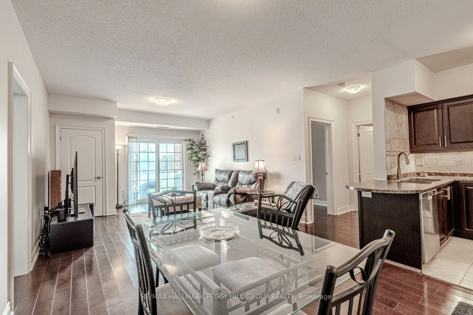 43 Ferndale Drive S, #305