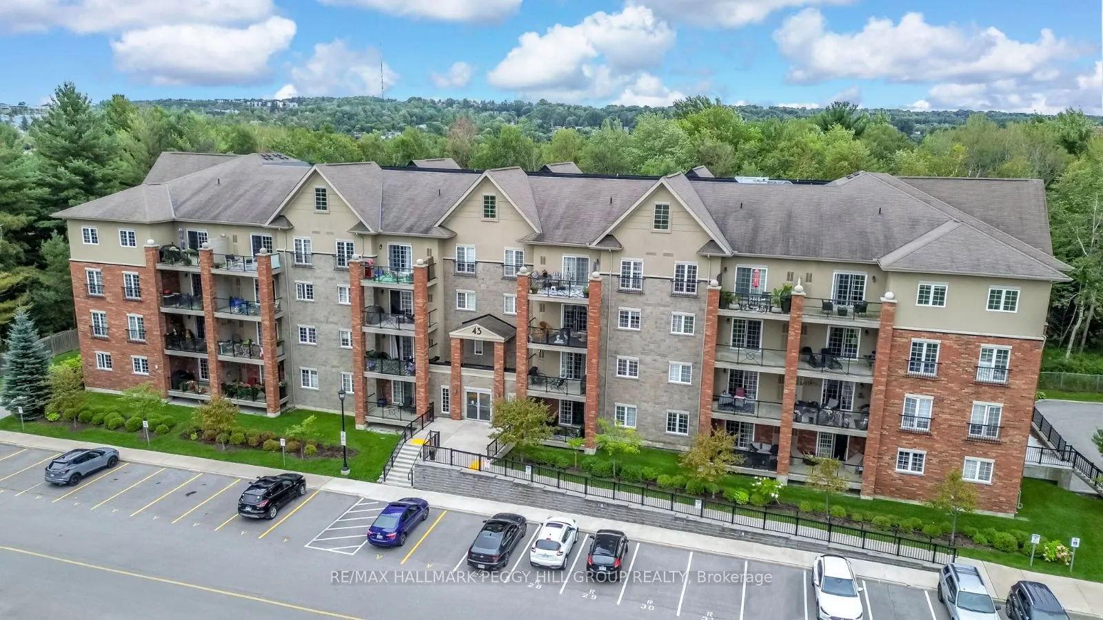 43 Ferndale Drive S, #305