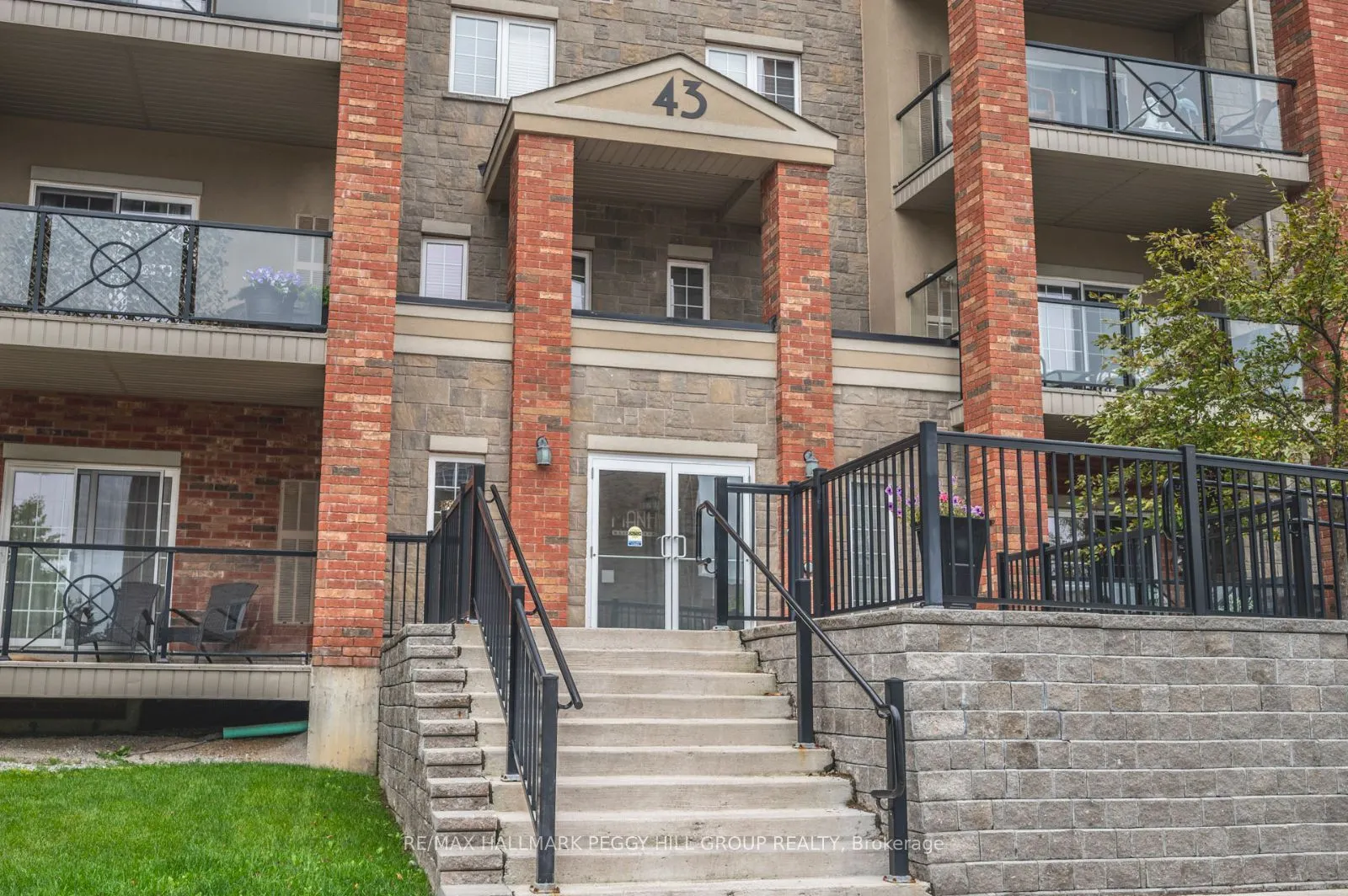 43 Ferndale Drive S, #305