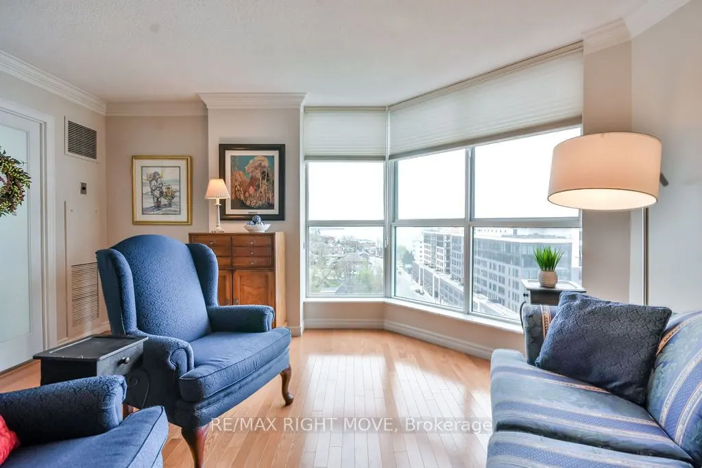 150 Dunlop Street E, #1108