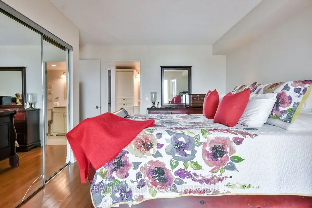 150 Dunlop Street E, #1108