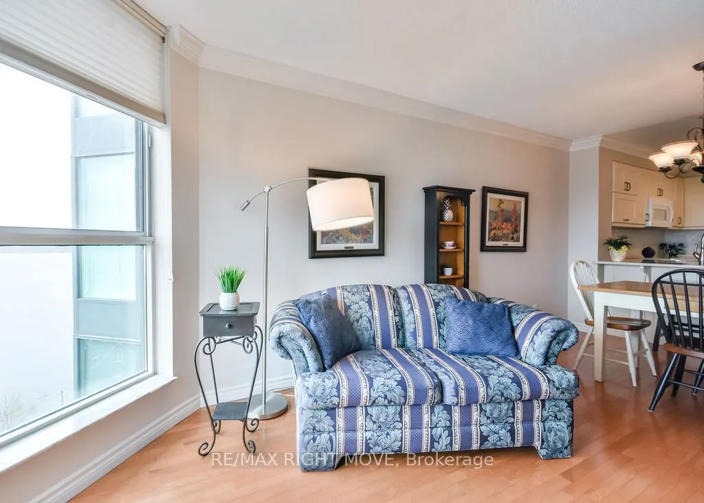 150 Dunlop Street E, #1108