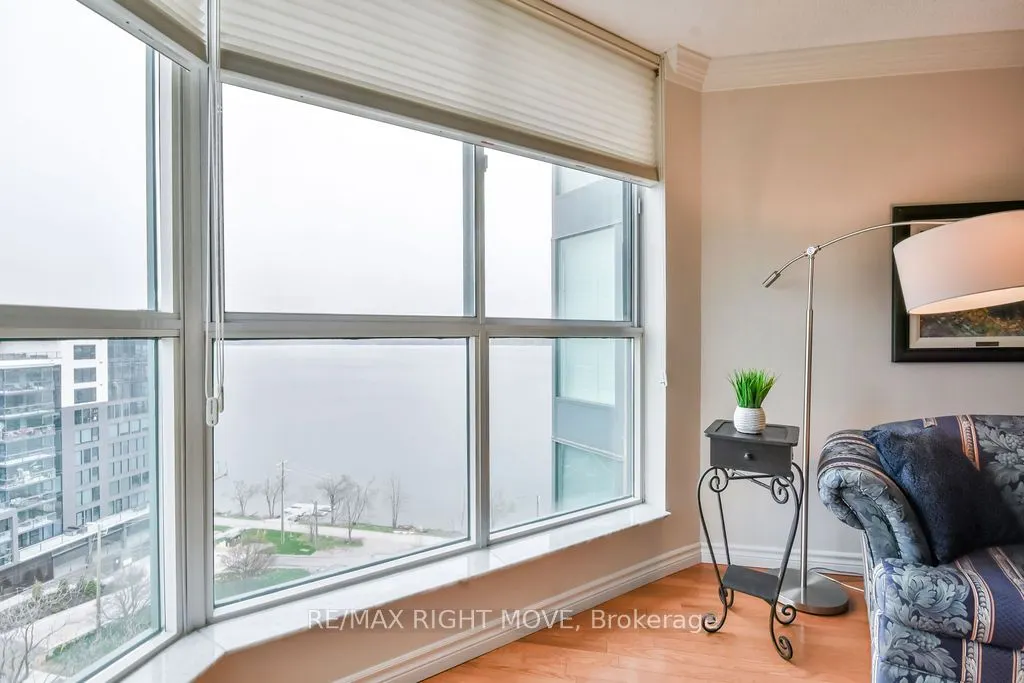 150 Dunlop Street E, #1108
