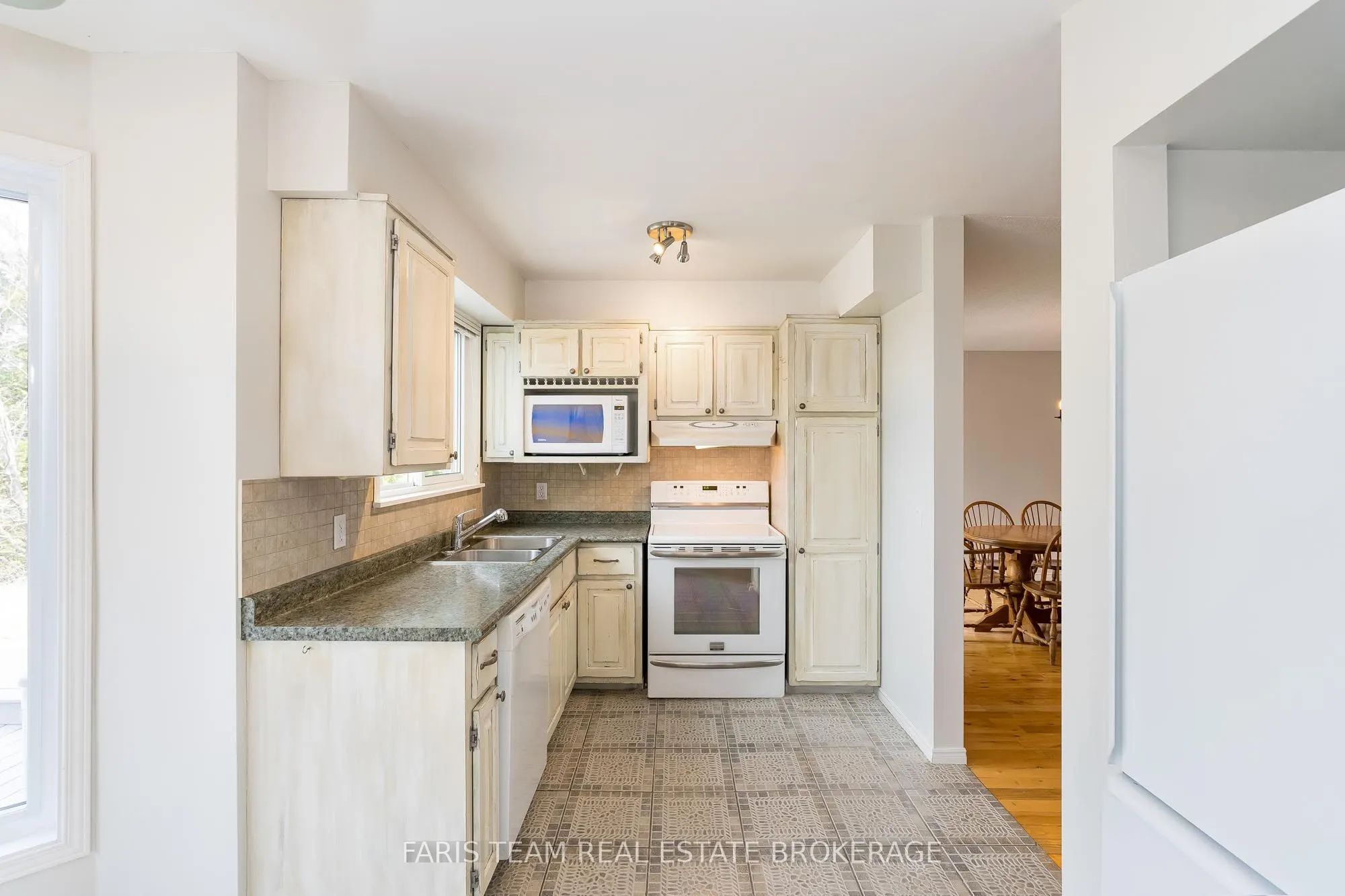 8 Glen Forest Trail