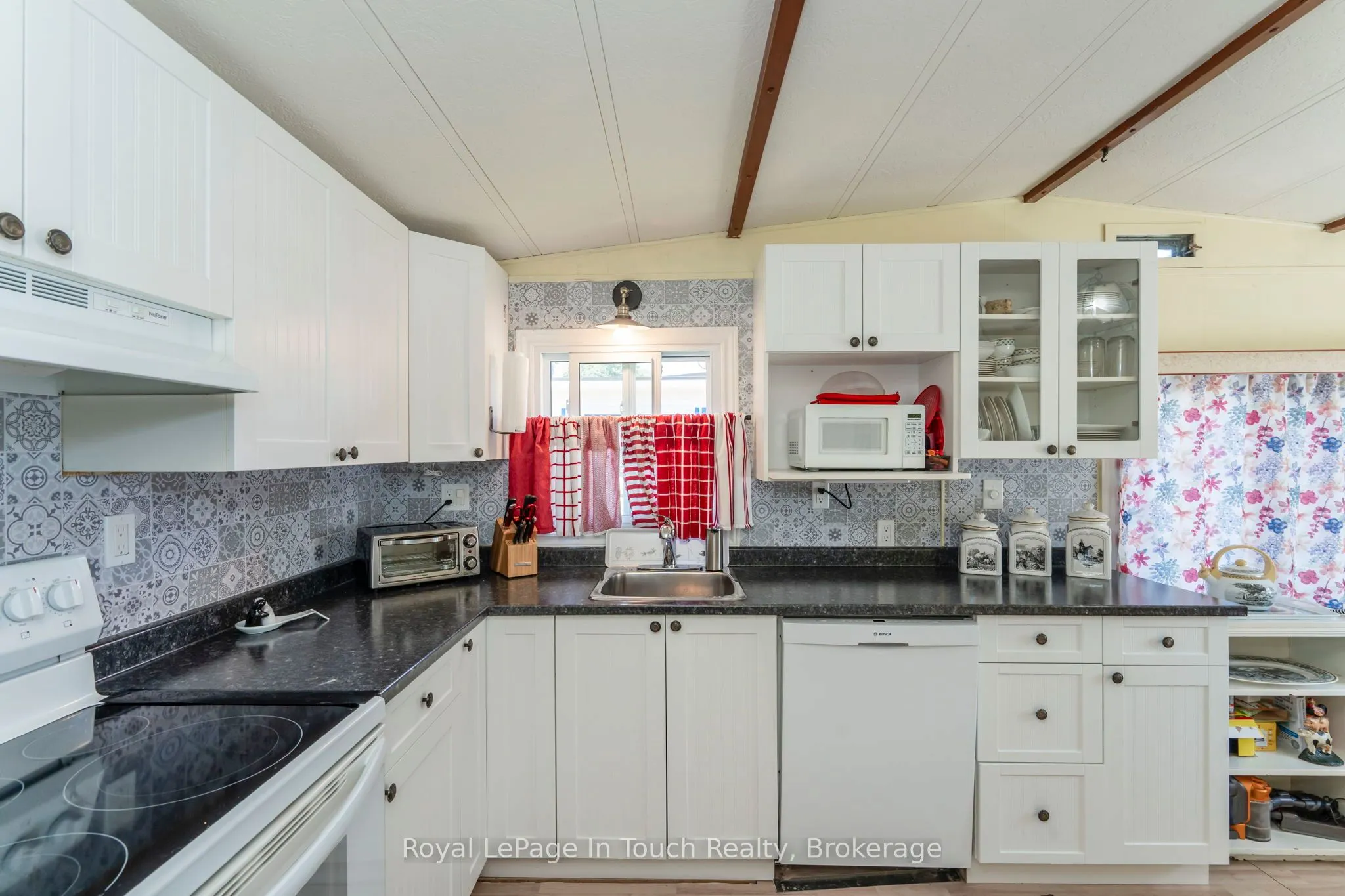30 Lakeshore Road