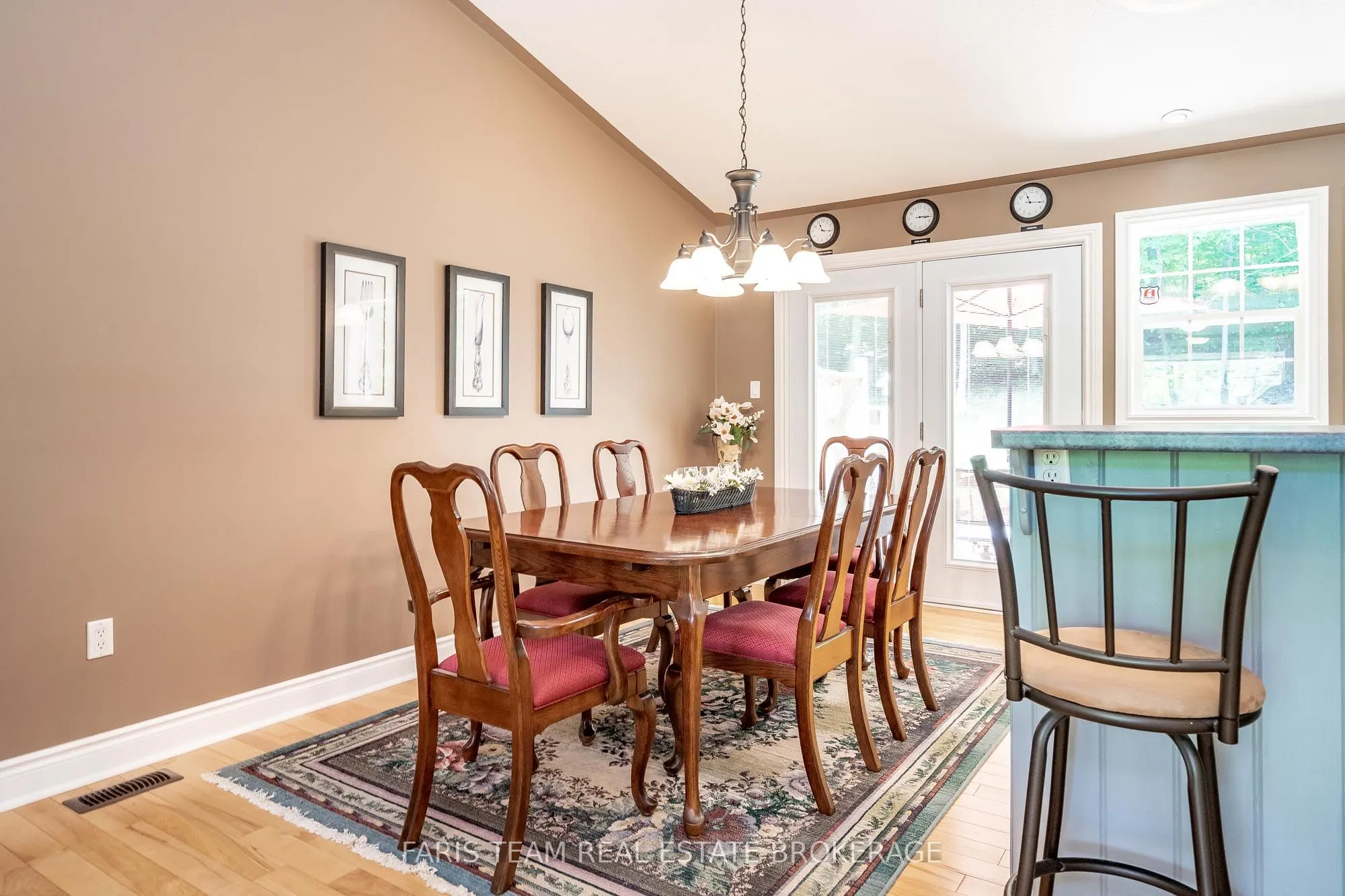 85 Farlain Lake Road E