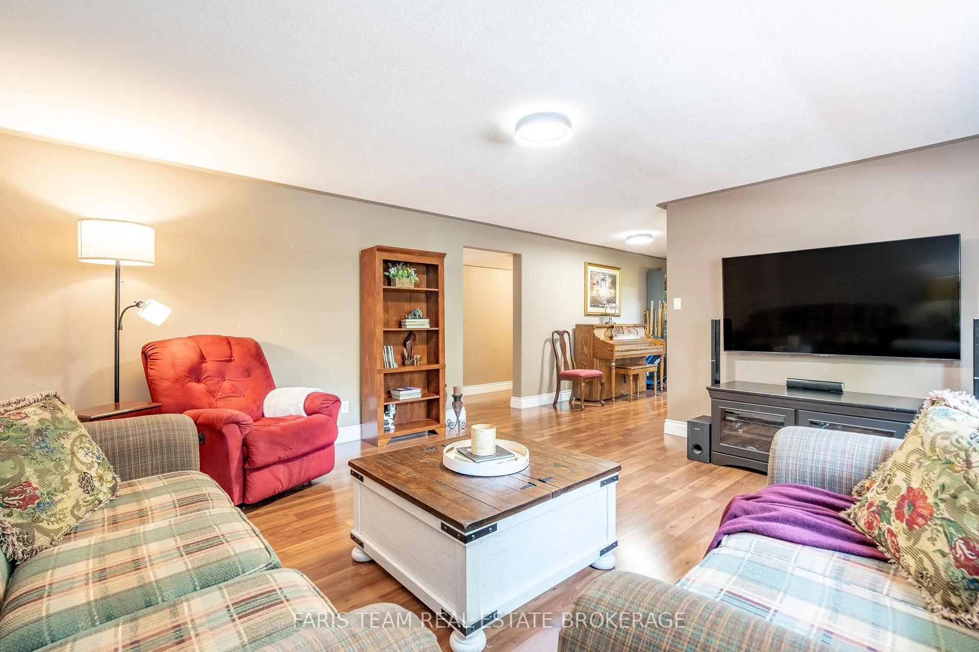 85 Farlain Lake Road E