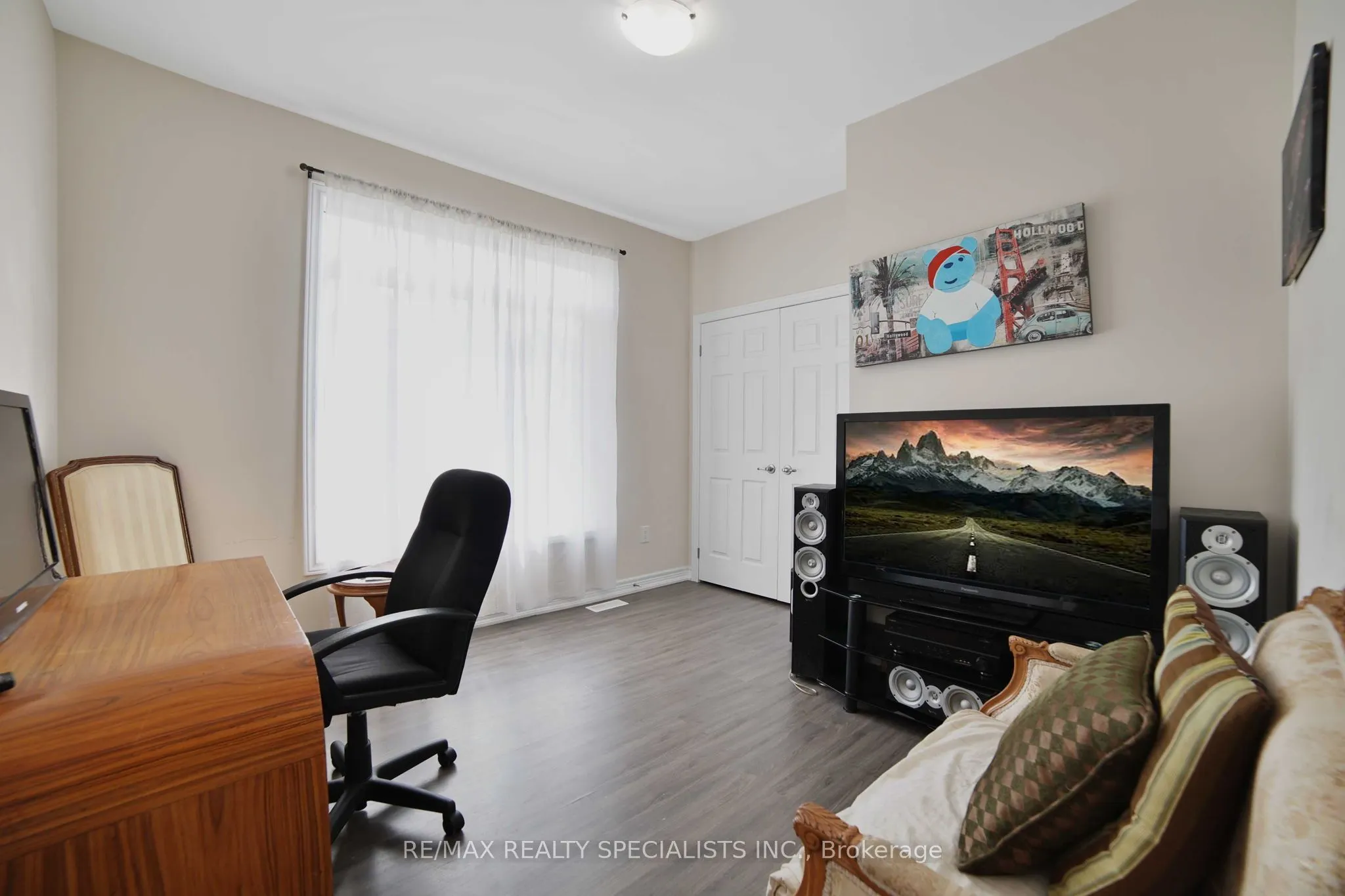 61 Riverwalk Place