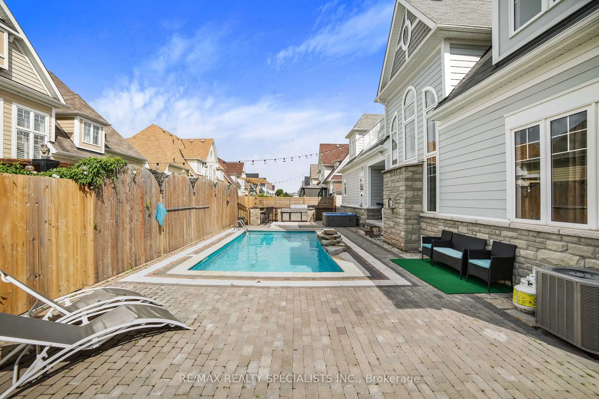 61 Riverwalk Place