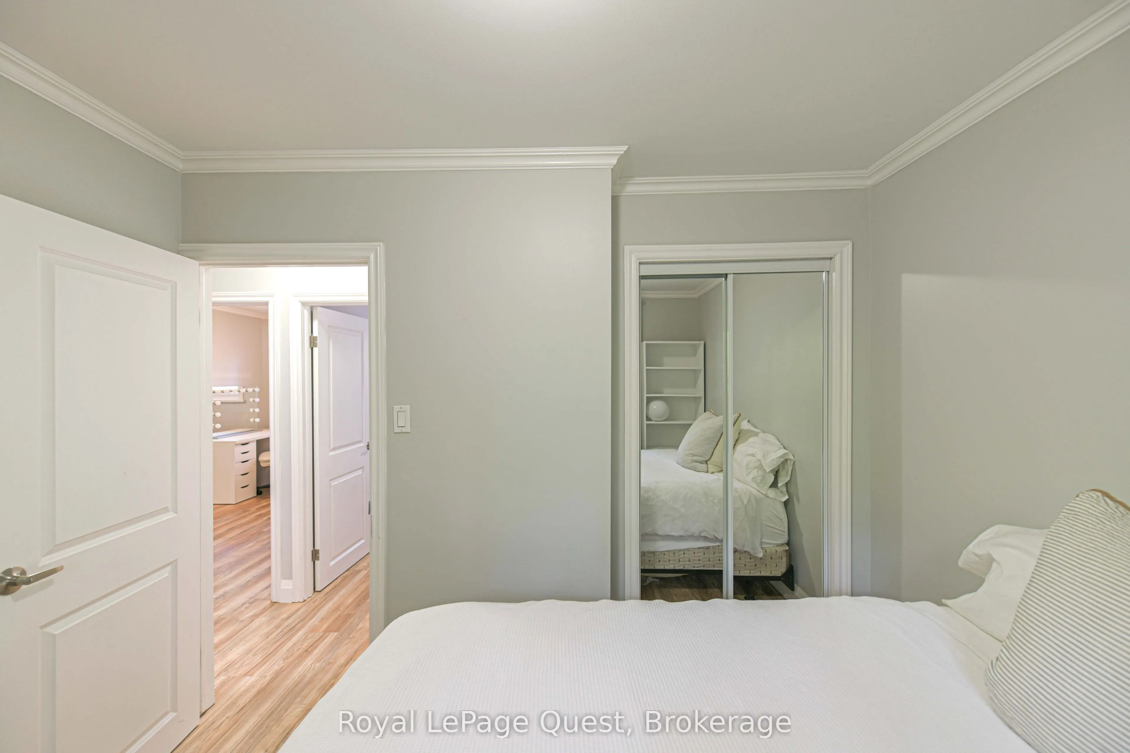 401 Mississaga Street W