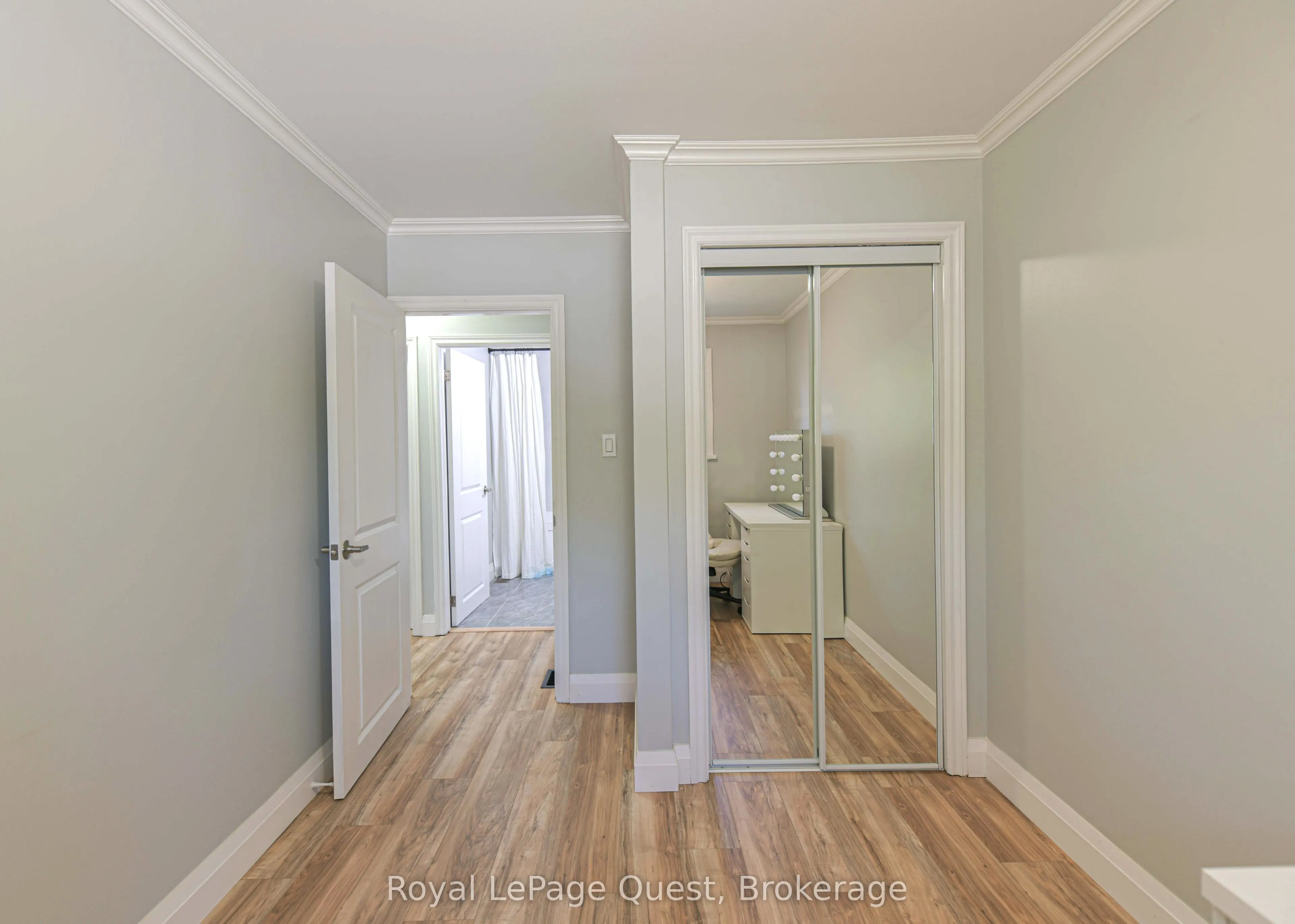 401 Mississaga Street W