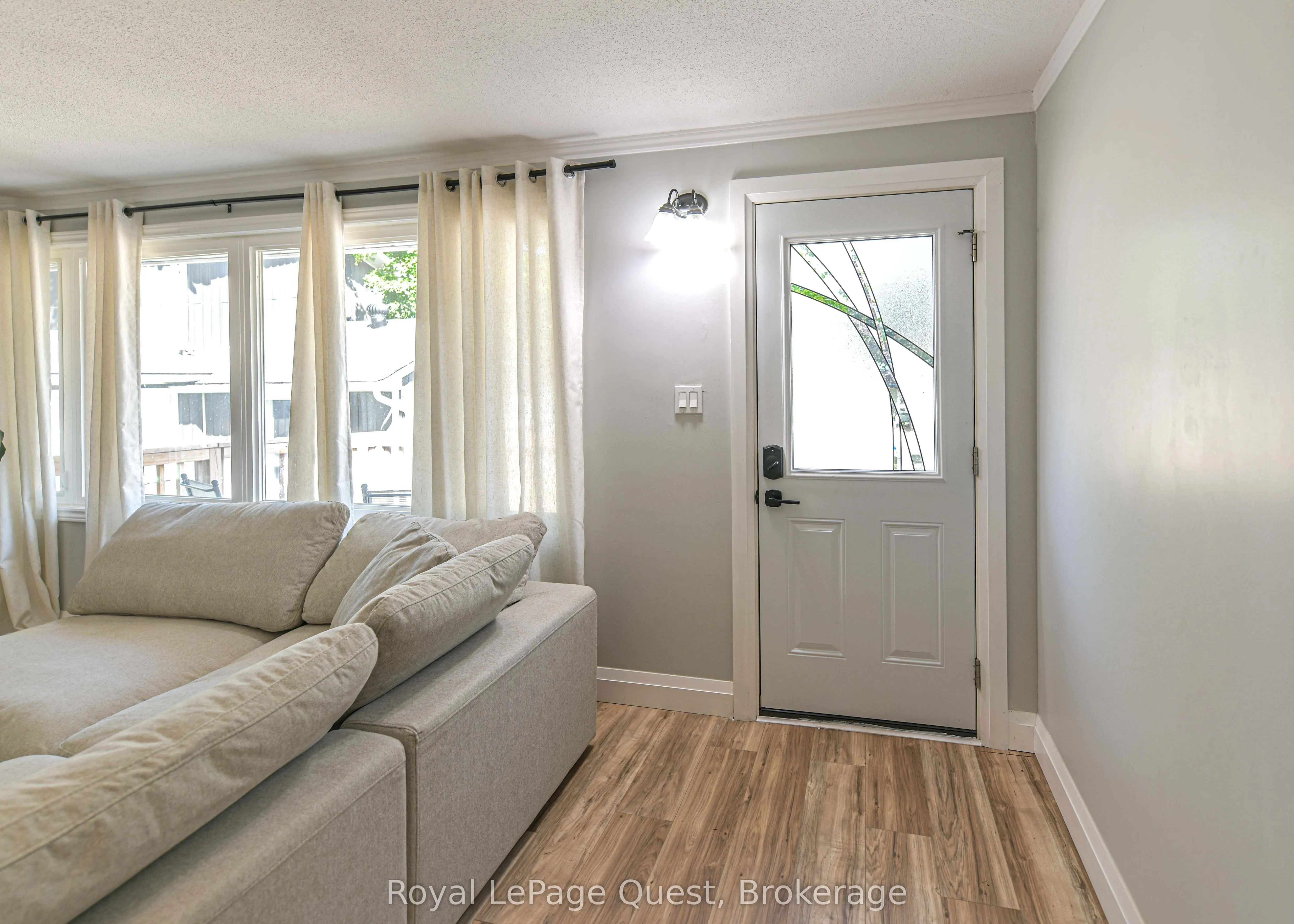 401 Mississaga Street W