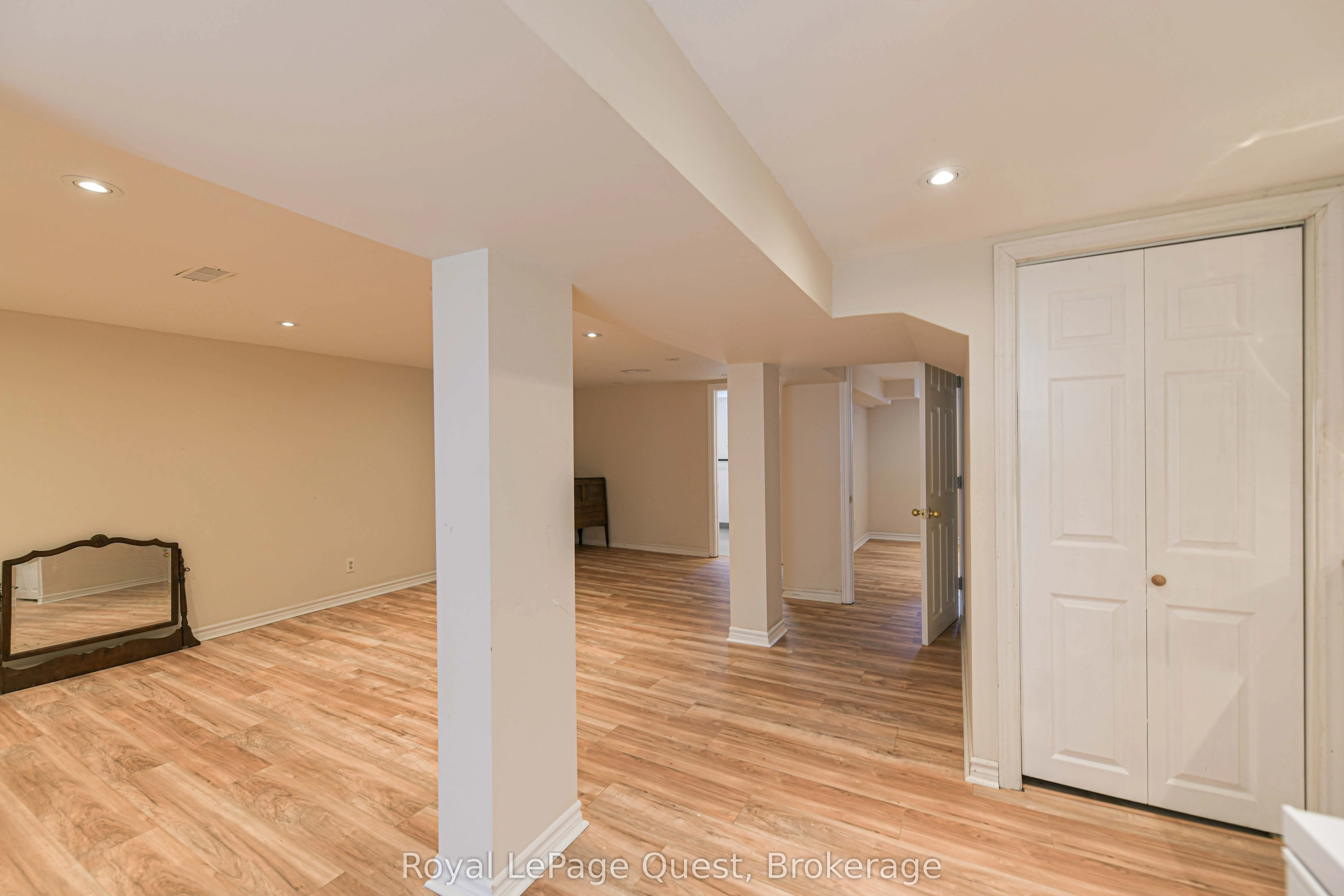 401 Mississaga Street W