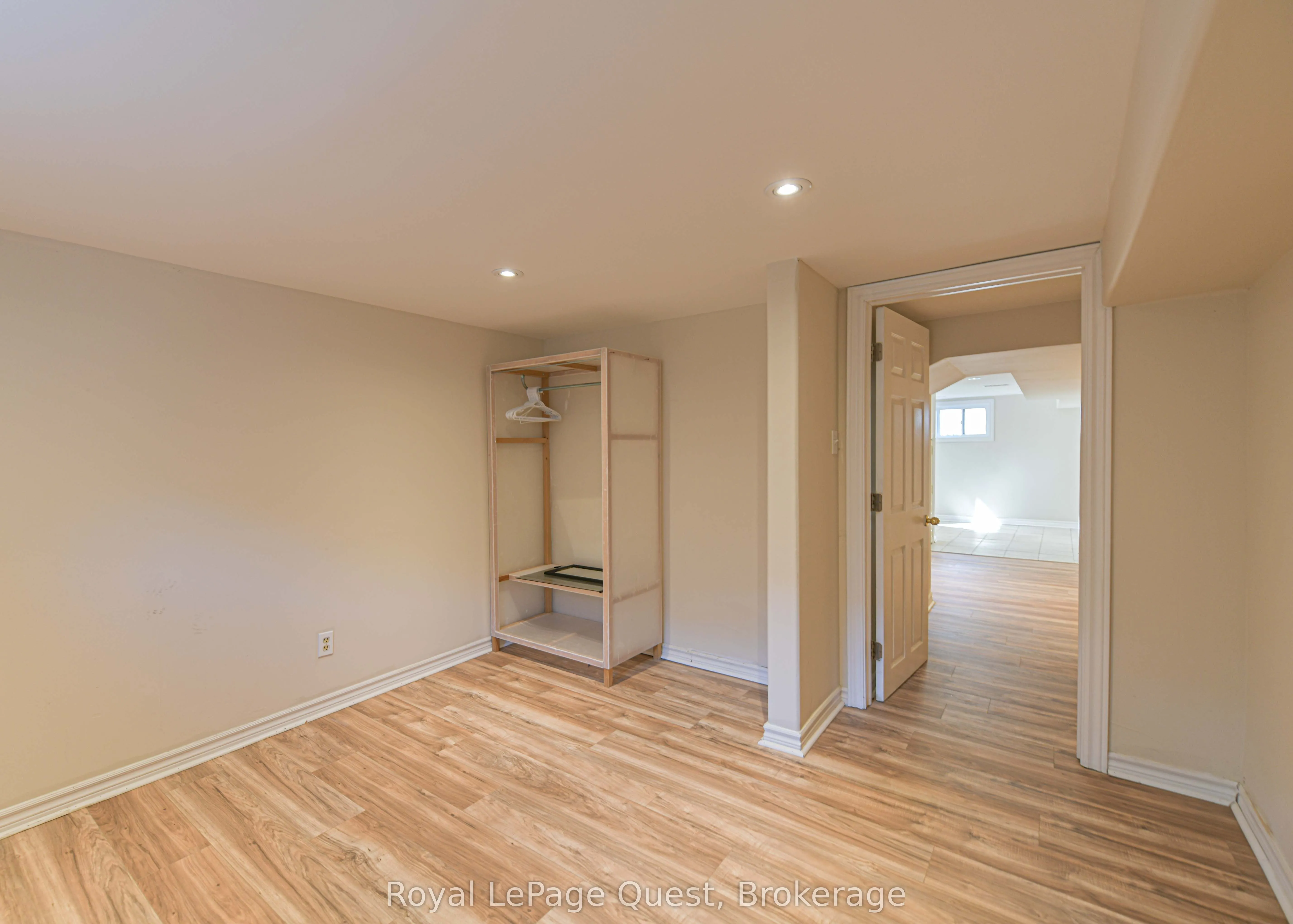 401 Mississaga Street W