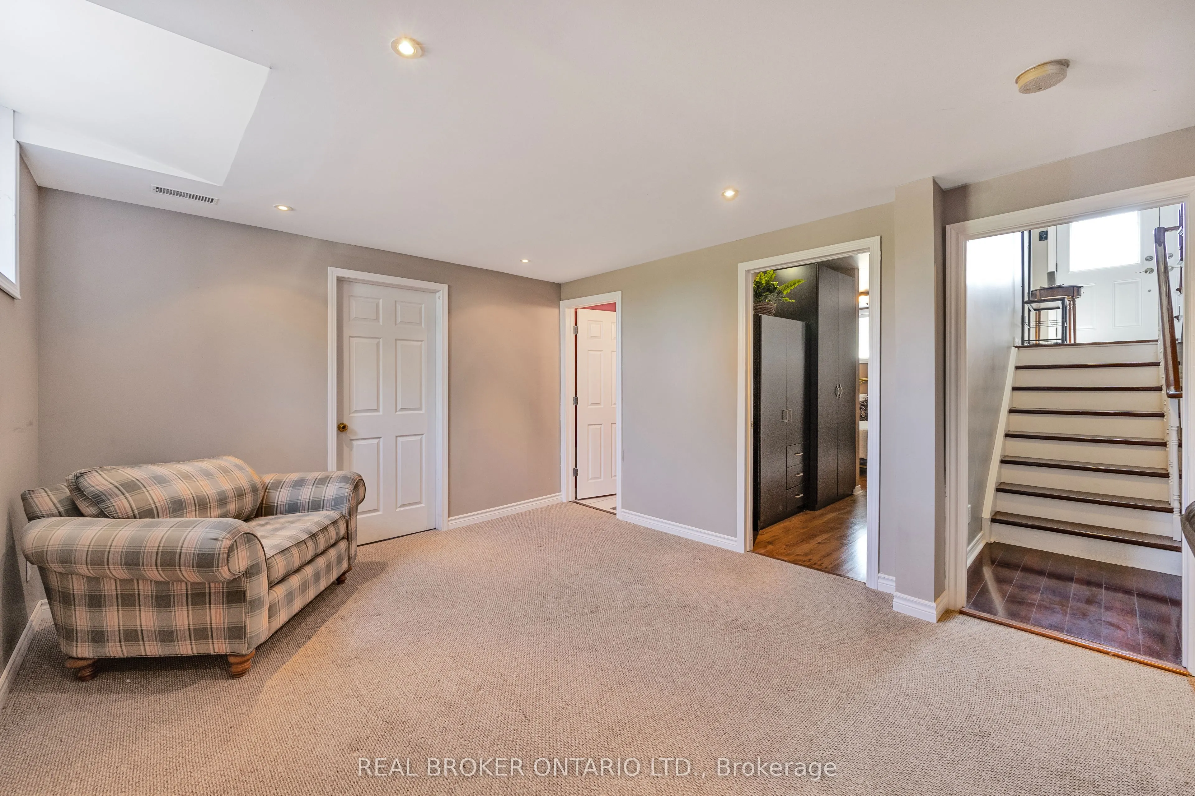 402 Ramblewood Drive