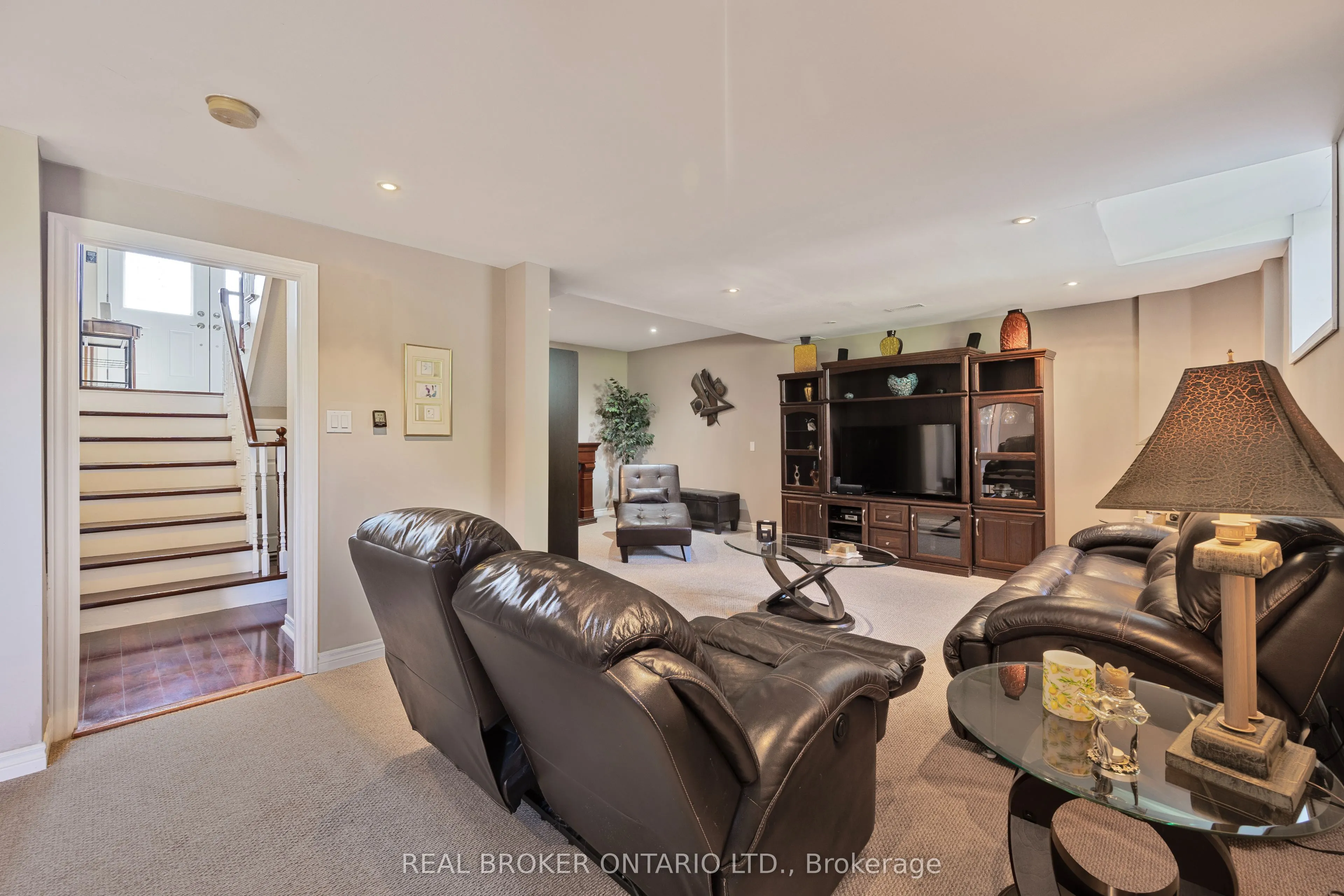 402 Ramblewood Drive