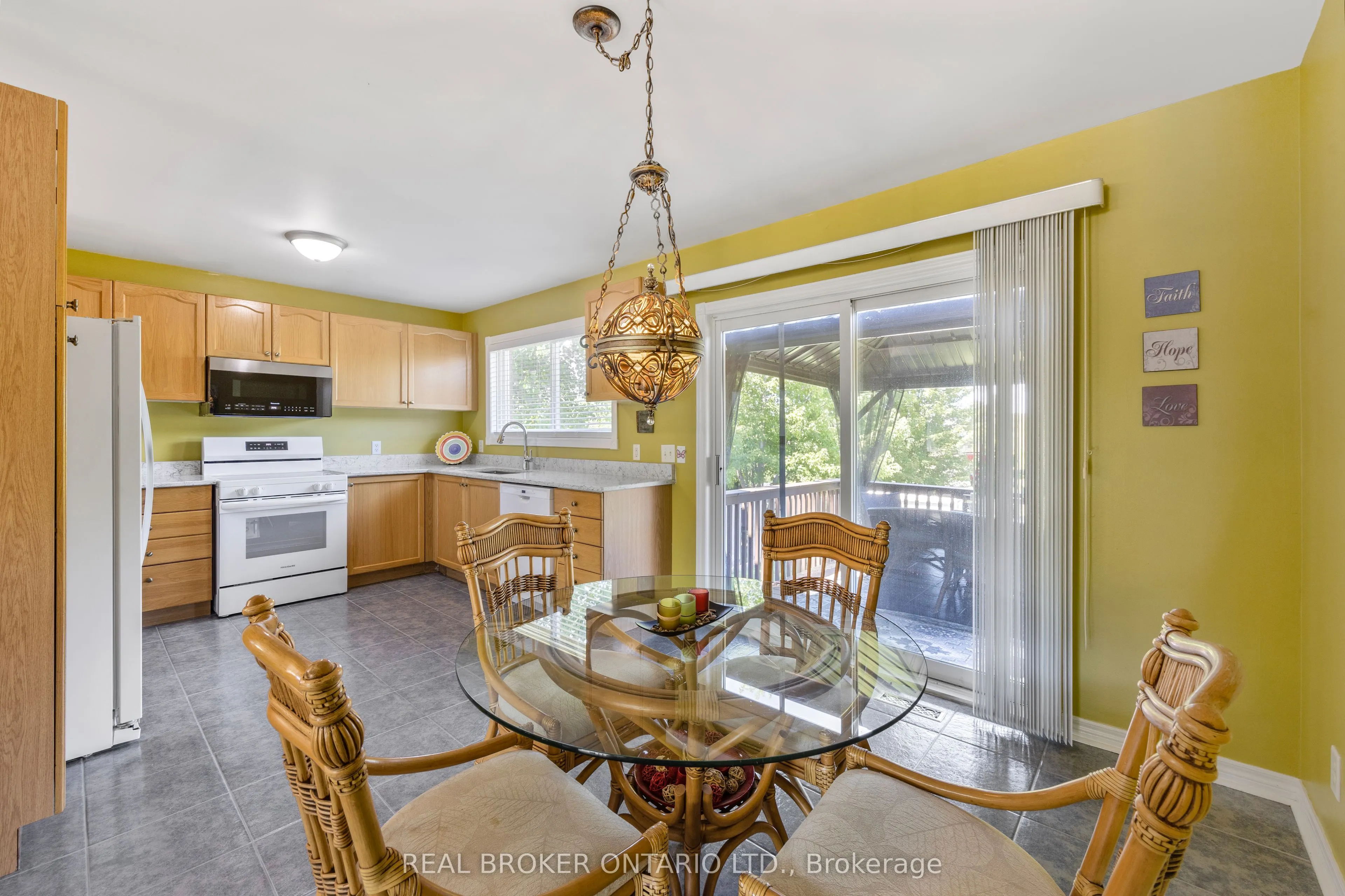 402 Ramblewood Drive