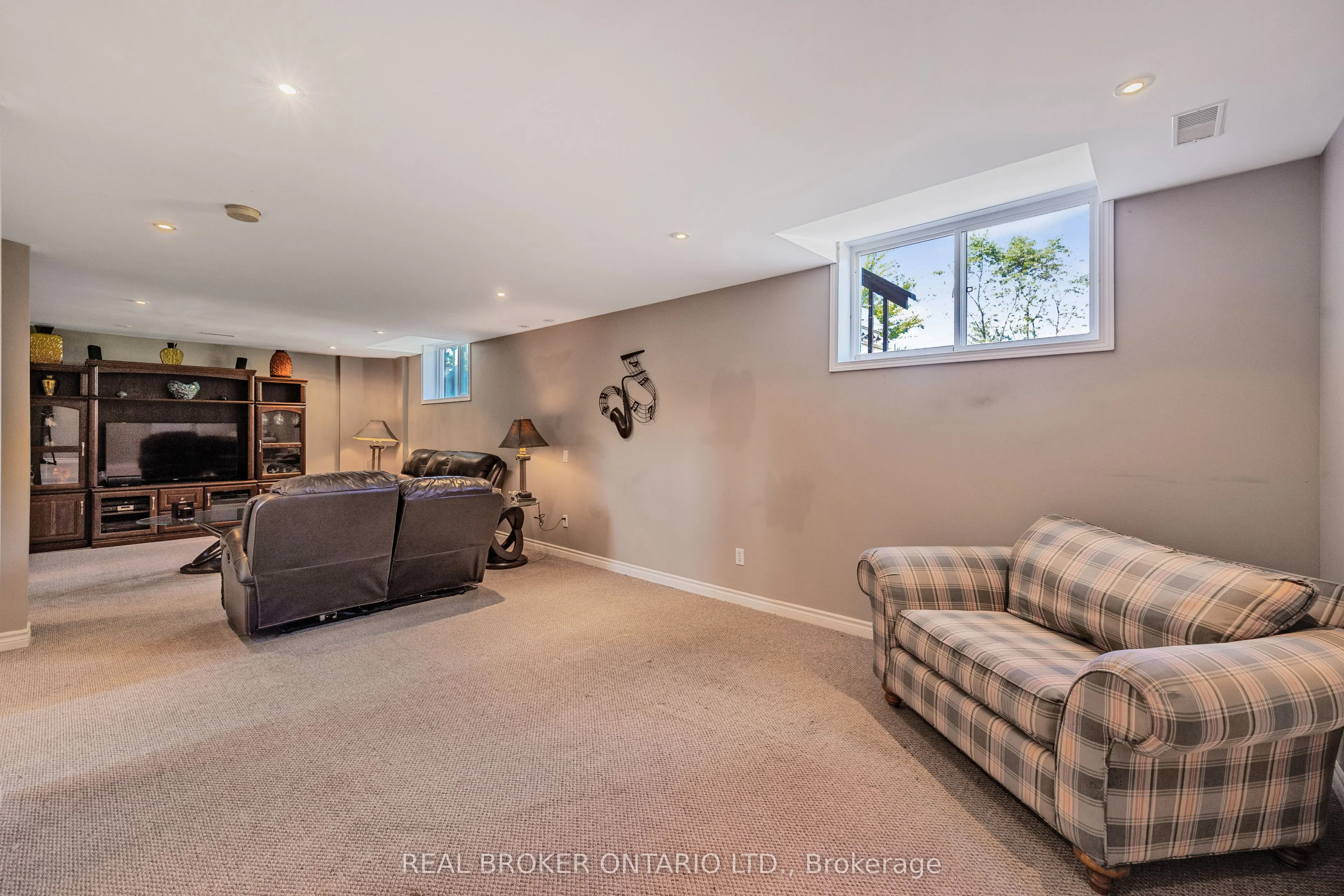 402 Ramblewood Drive