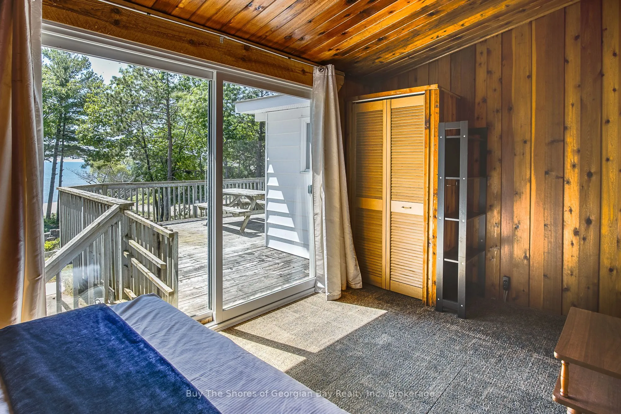 8 NASSAU Court