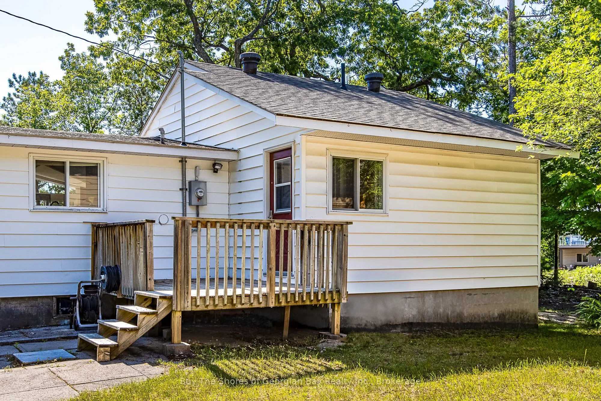 8 NASSAU Court