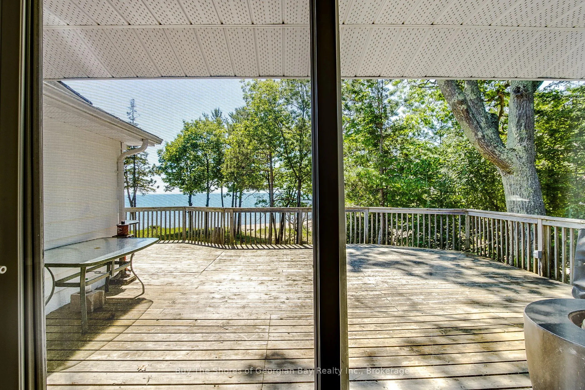 8 NASSAU Court