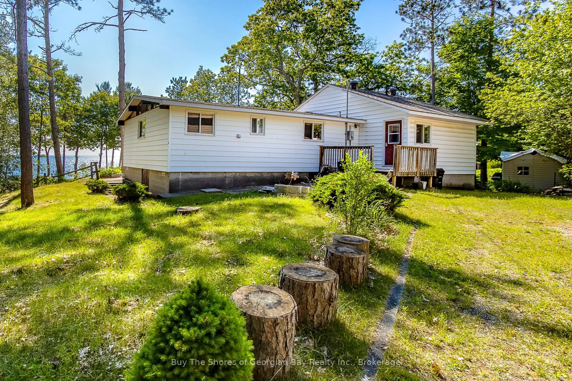 8 NASSAU Court