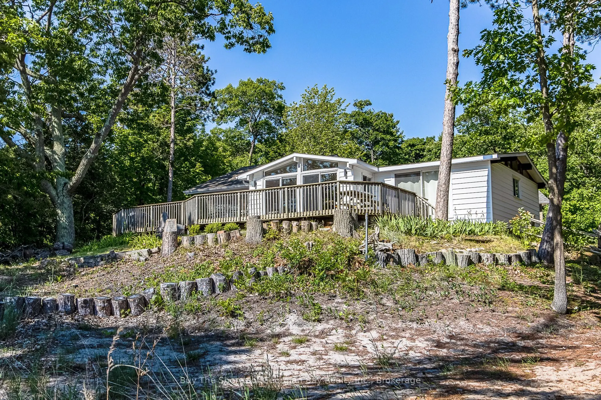 8 NASSAU Court