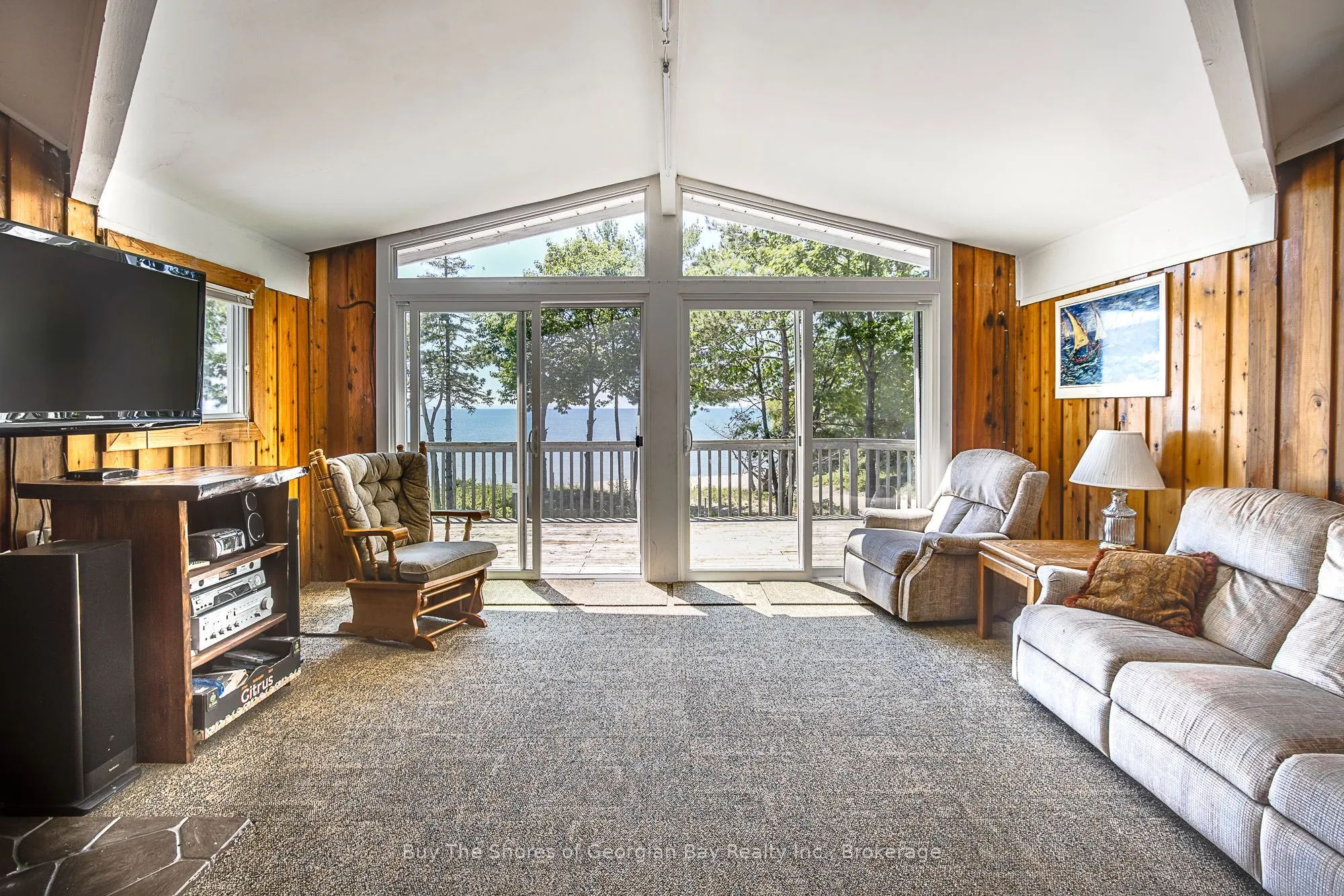 8 NASSAU Court