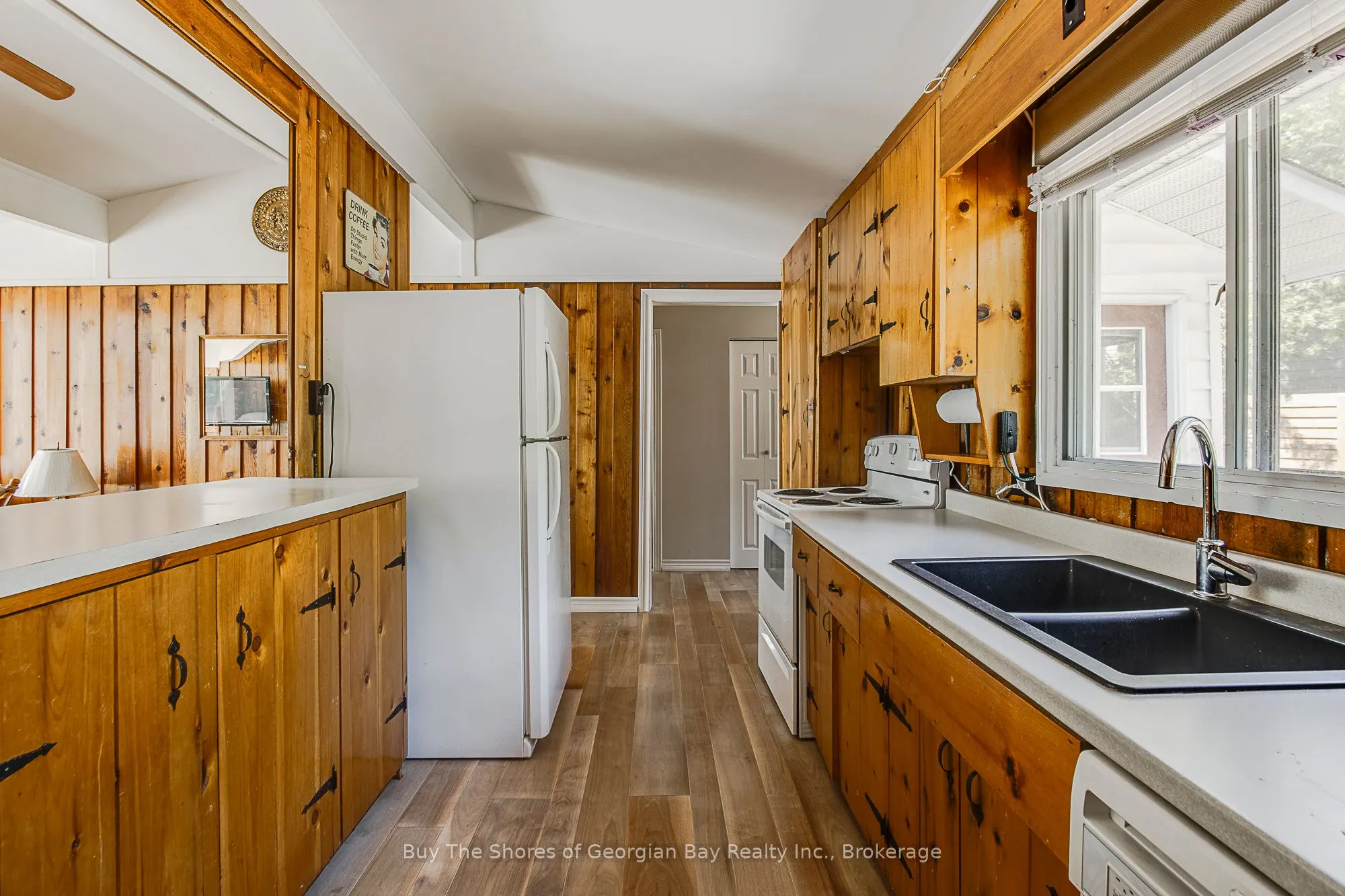 8 NASSAU Court