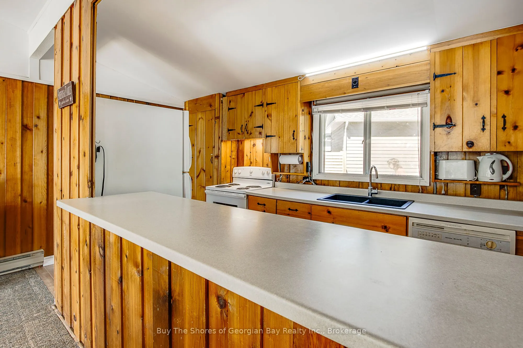 8 NASSAU Court