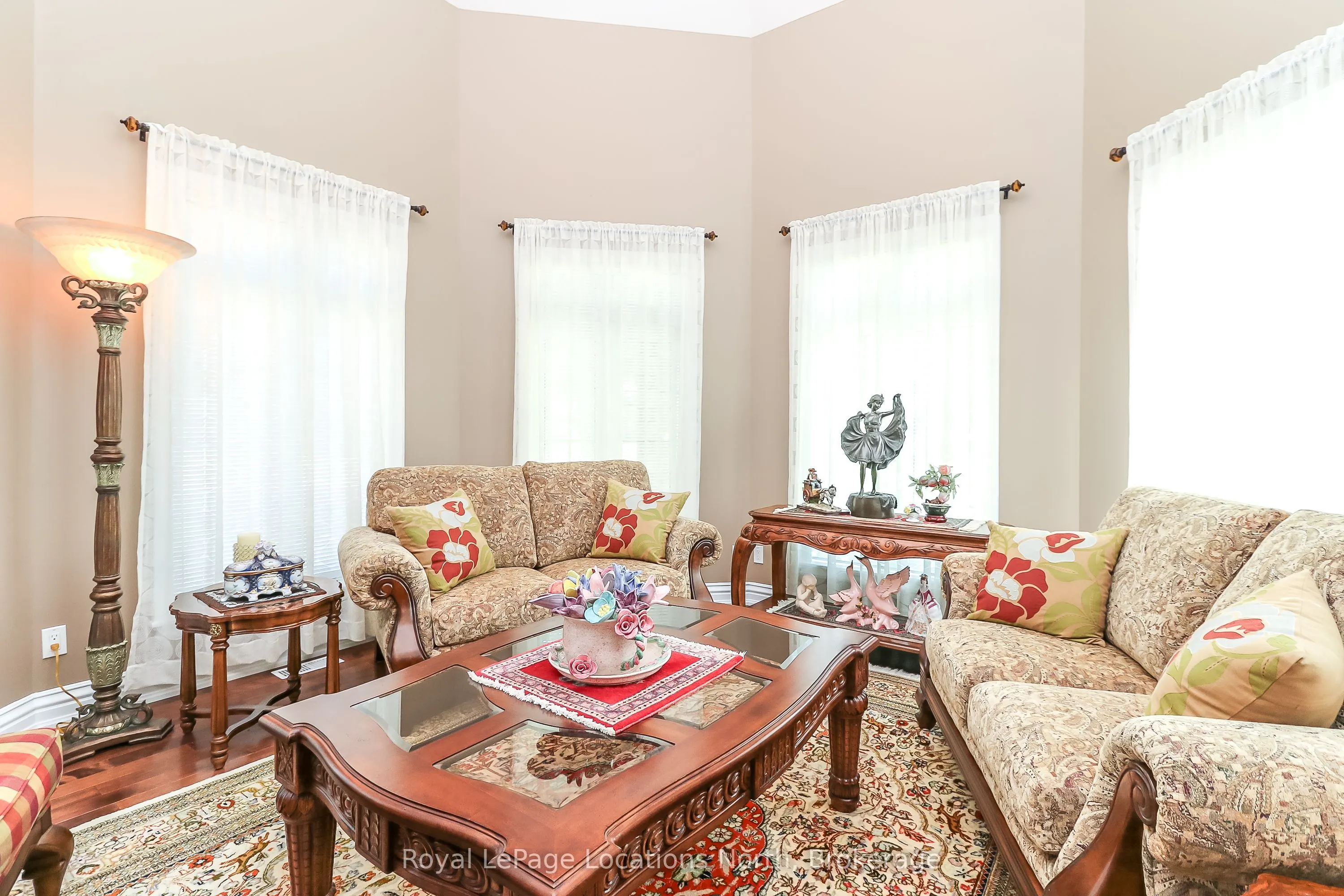 15 Downer Crescent