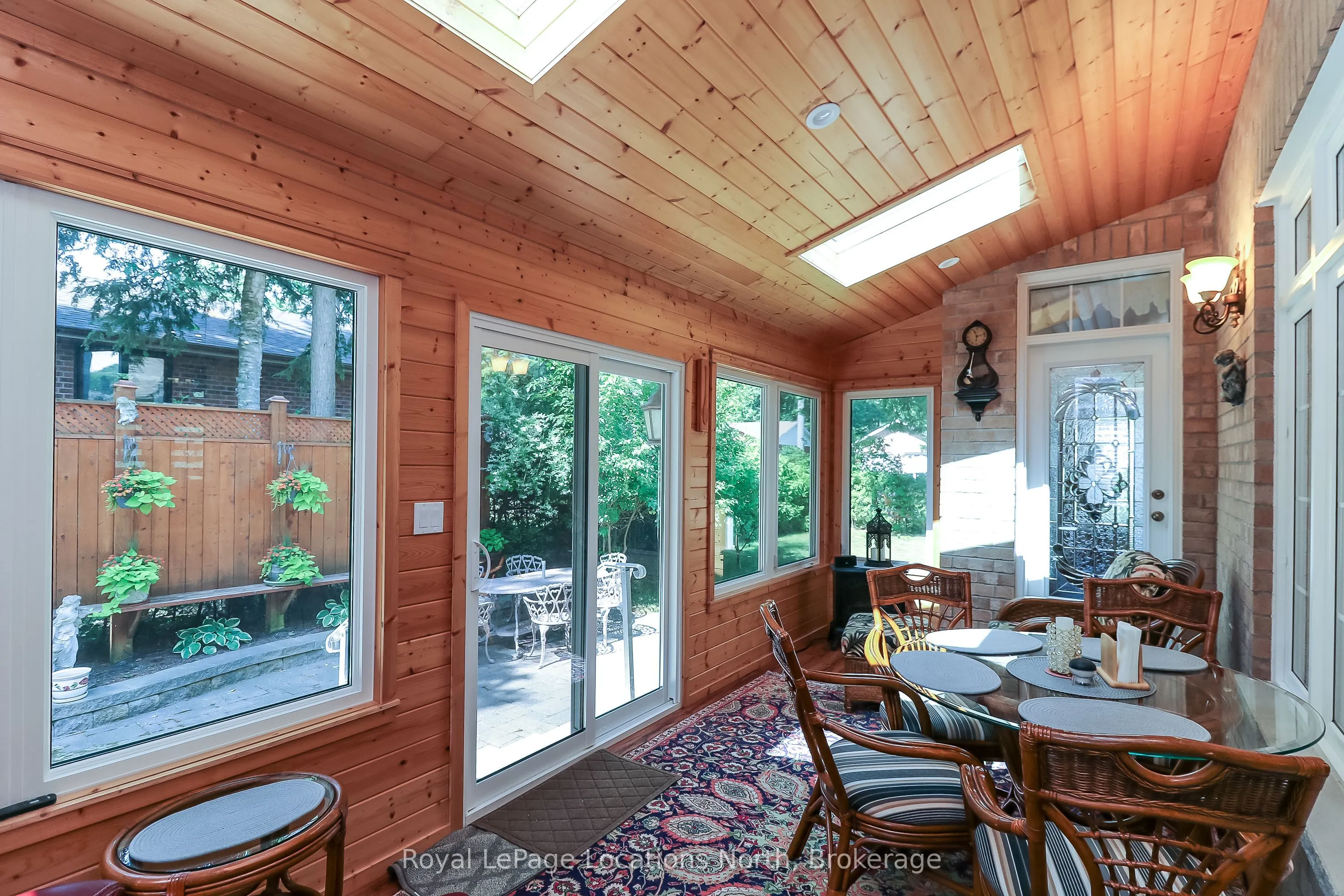 15 Downer Crescent