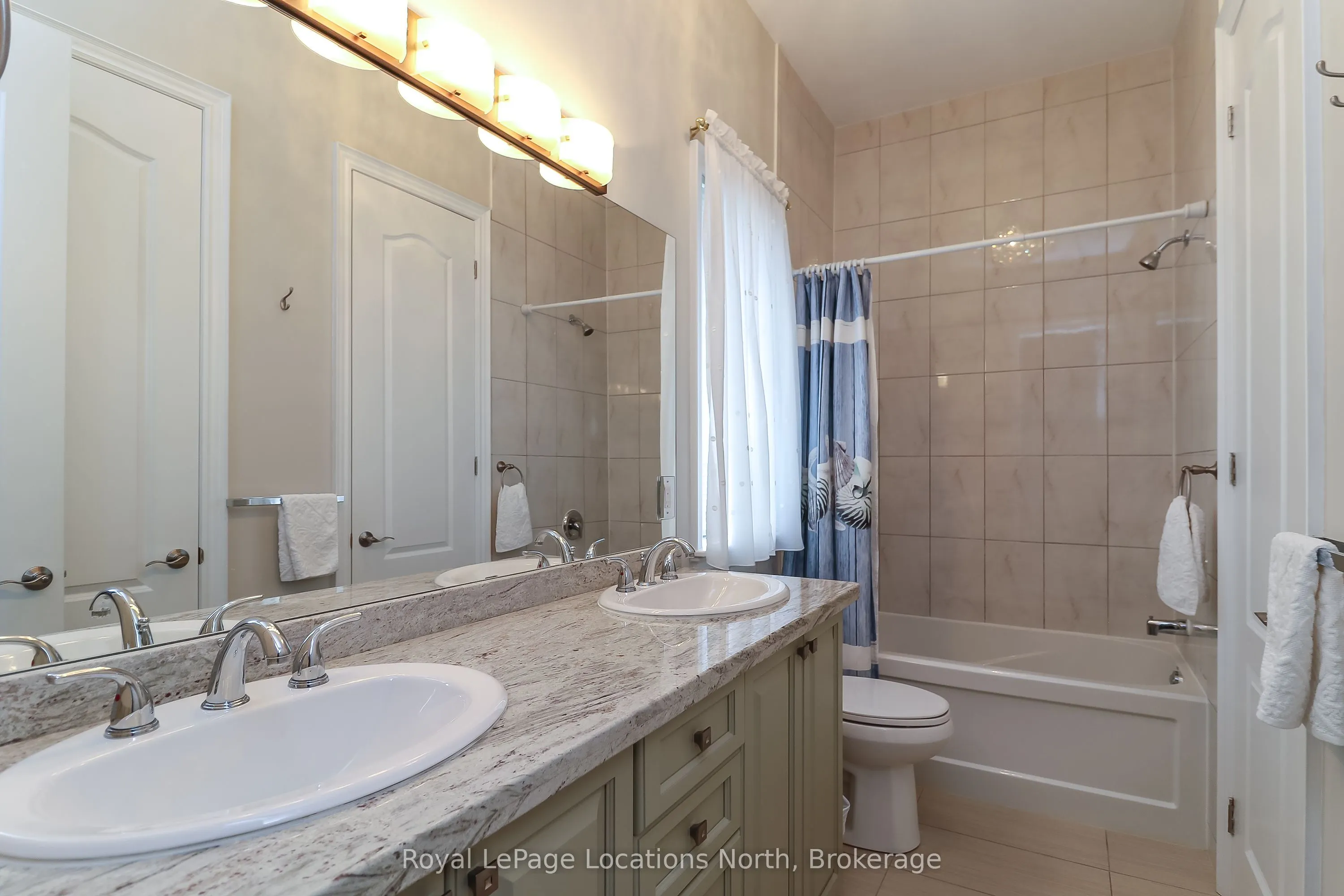 15 Downer Crescent