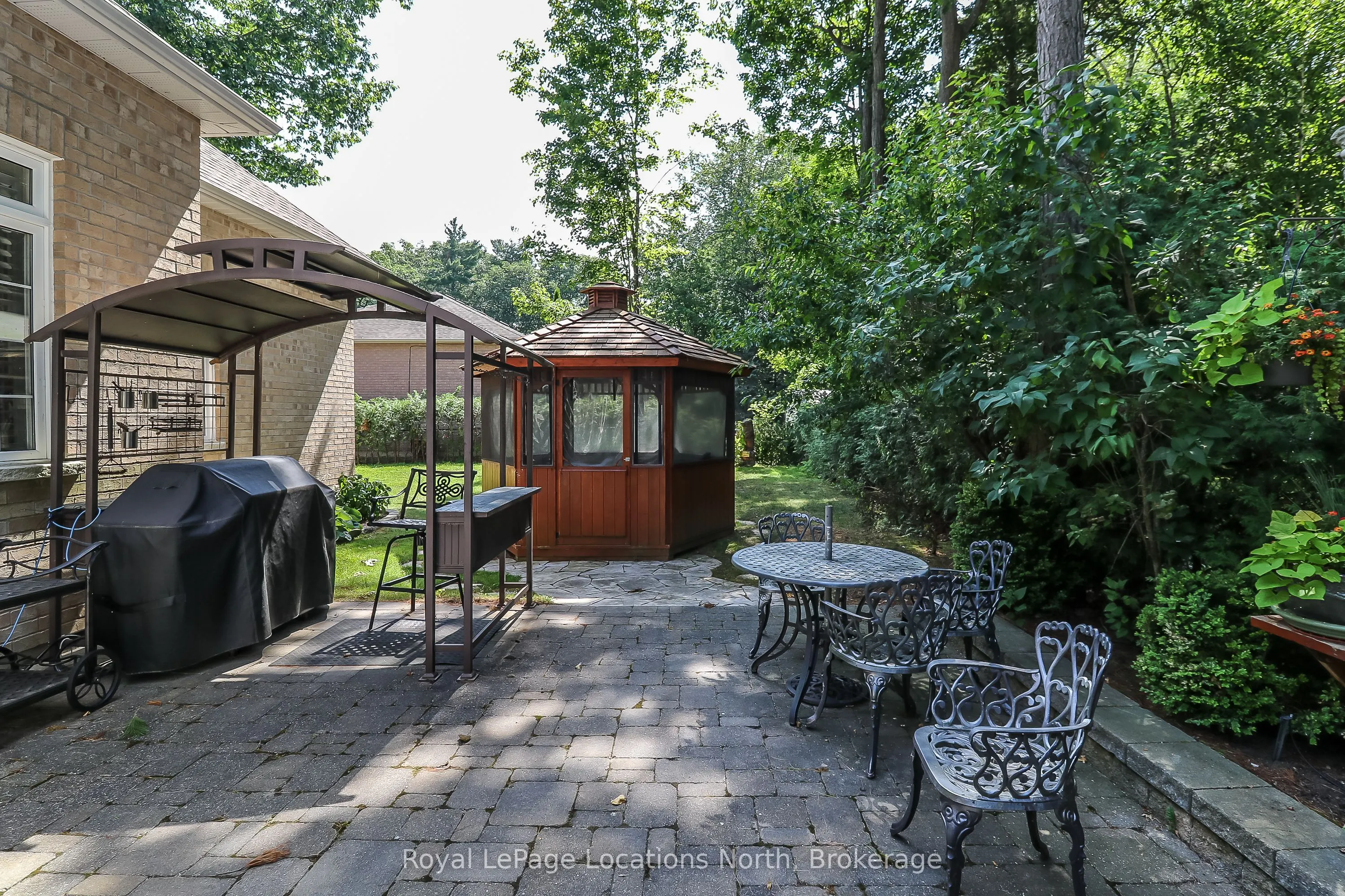 15 Downer Crescent