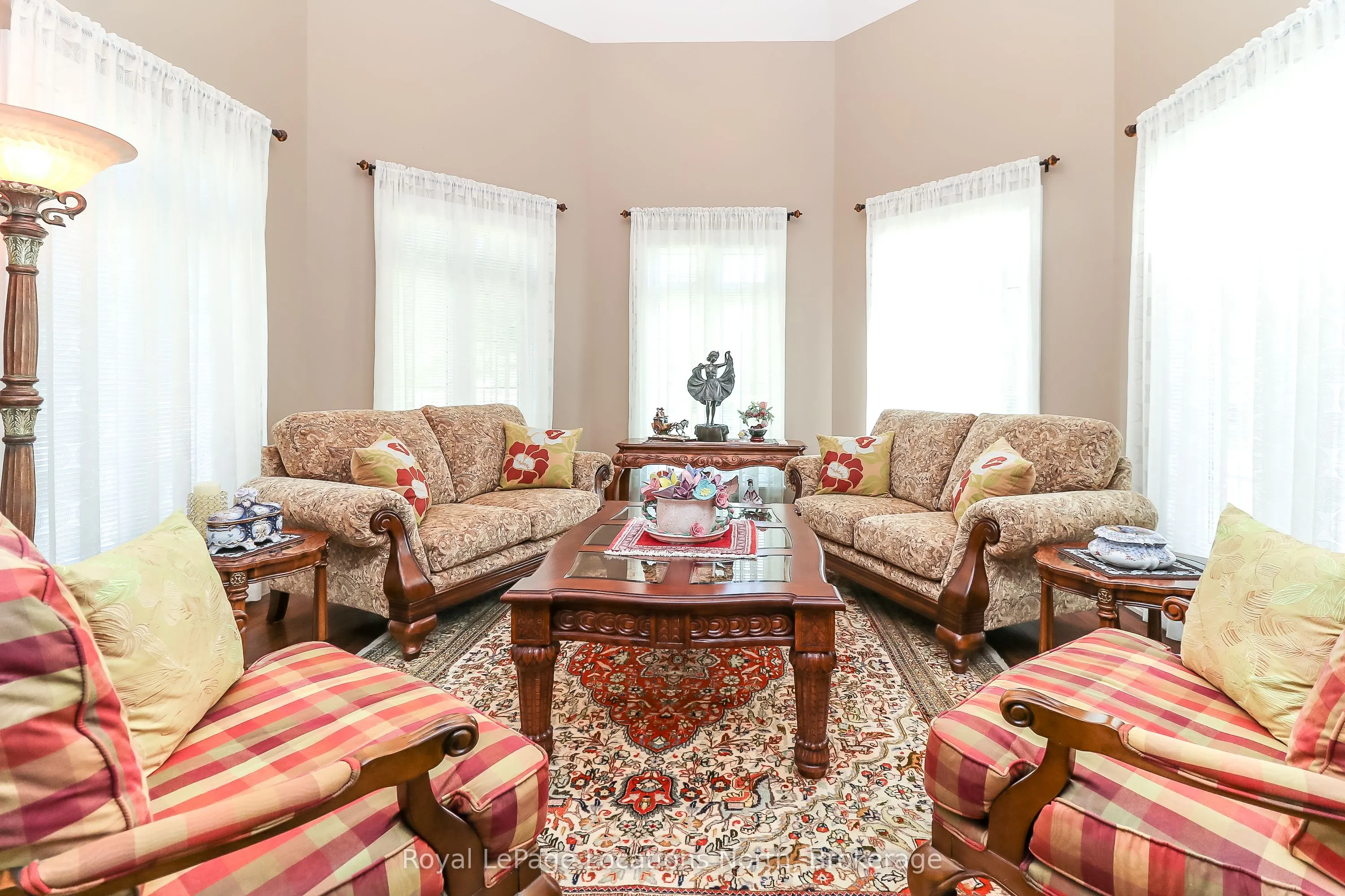 15 Downer Crescent