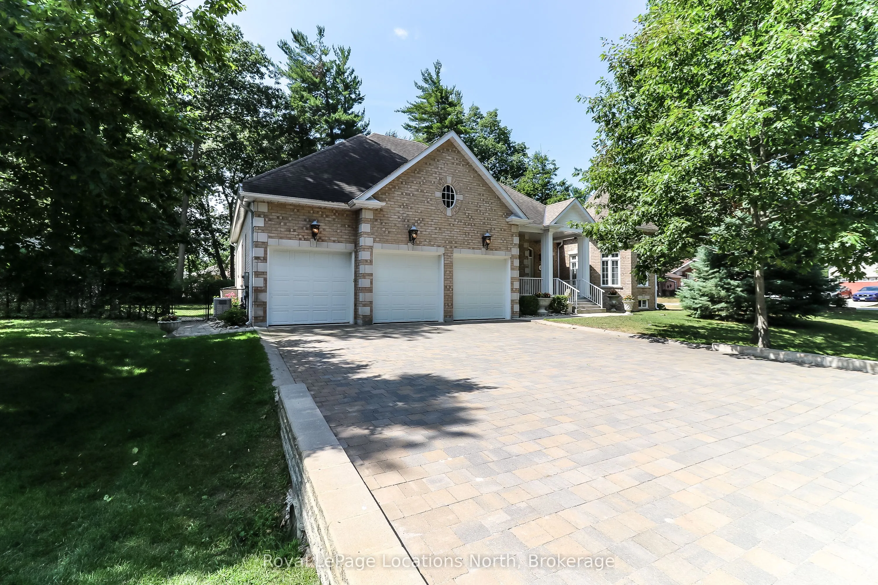 15 Downer Crescent