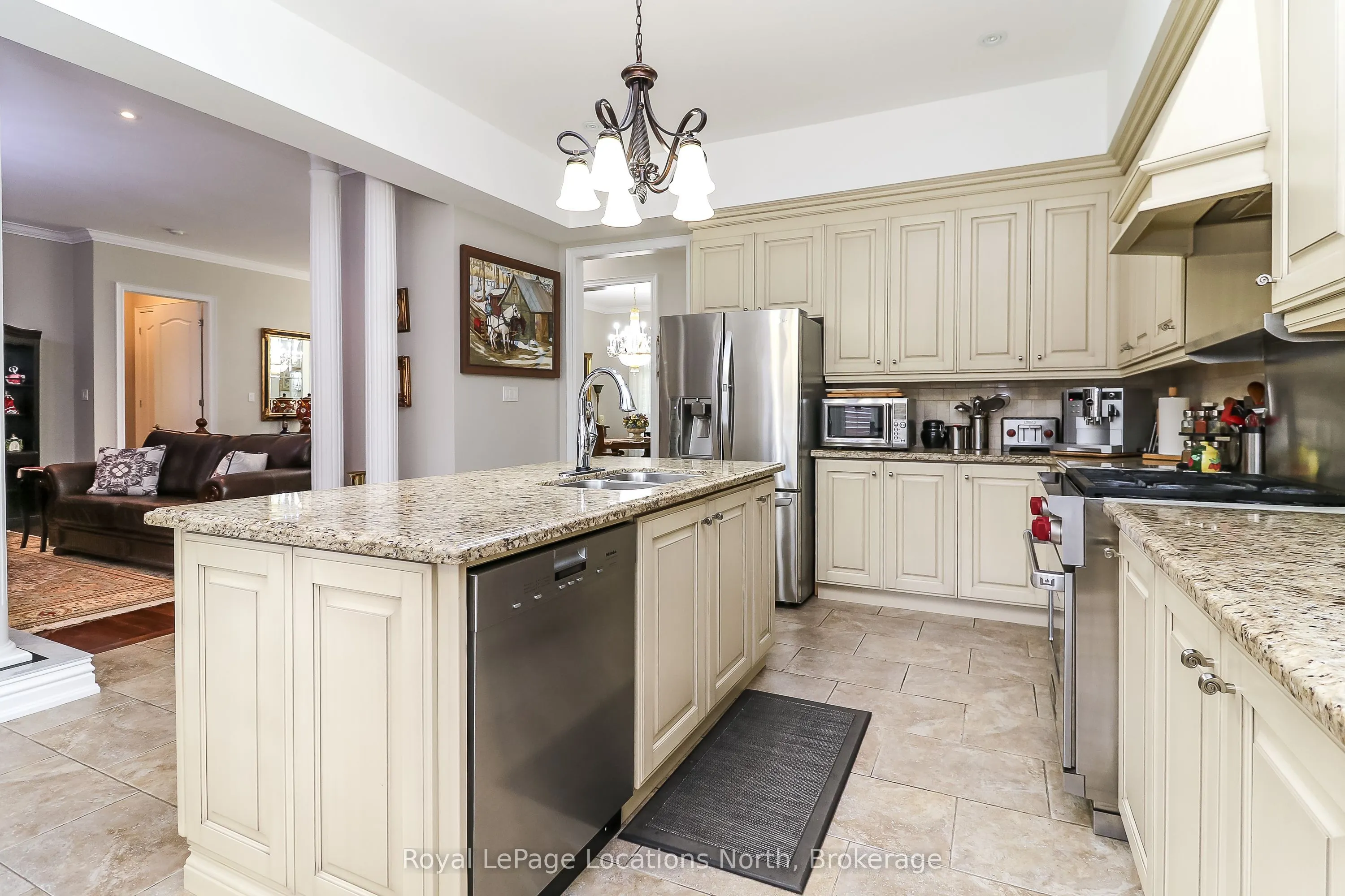 15 Downer Crescent