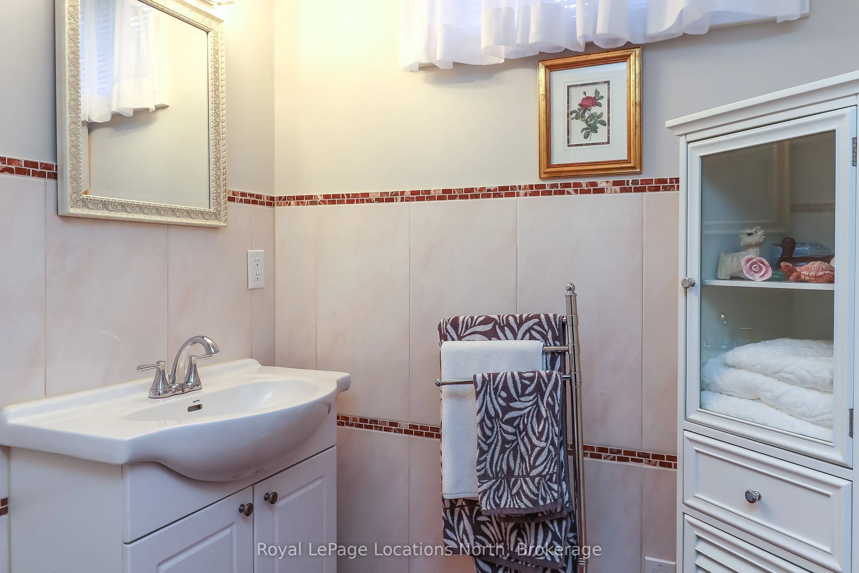 15 Downer Crescent