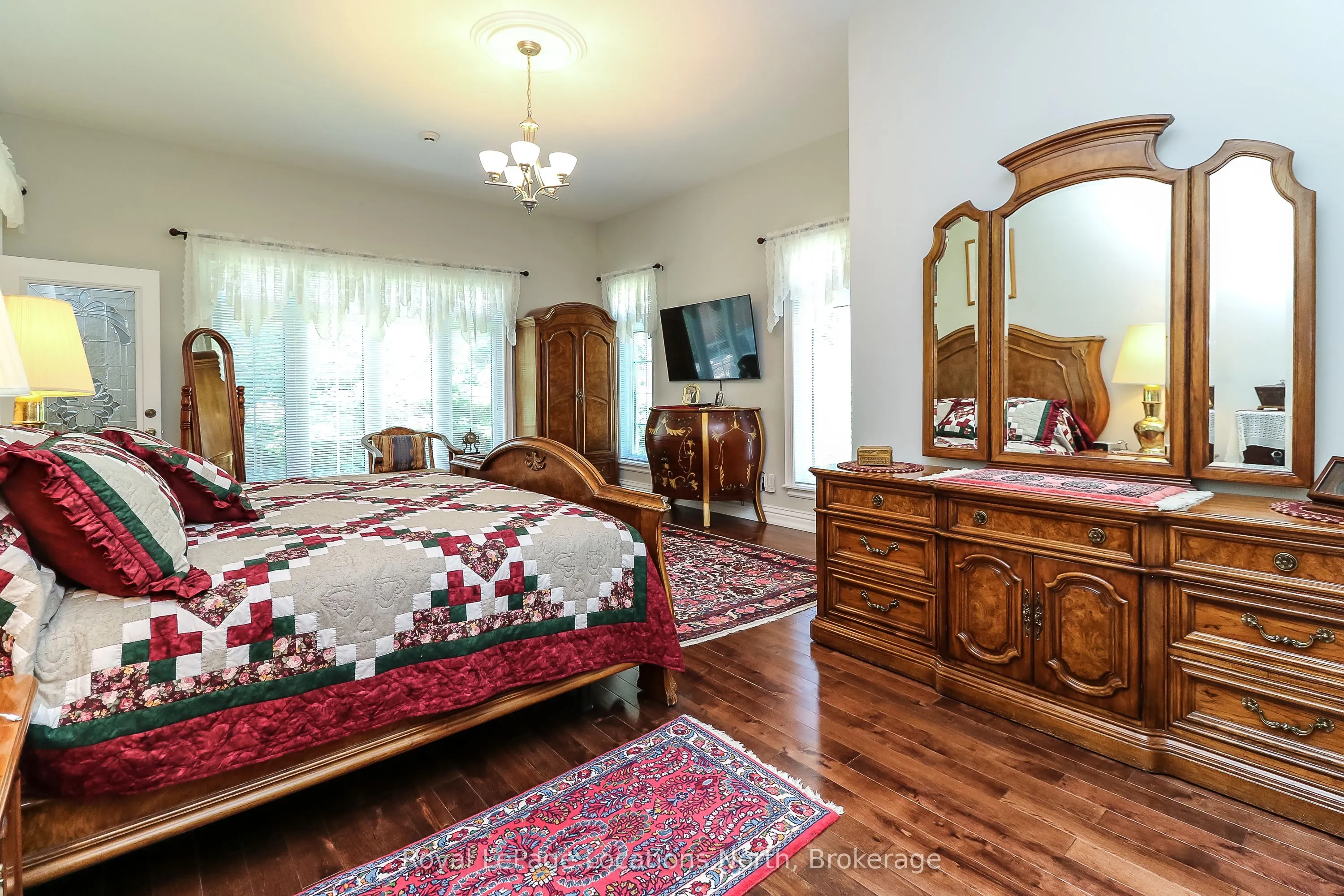 15 Downer Crescent