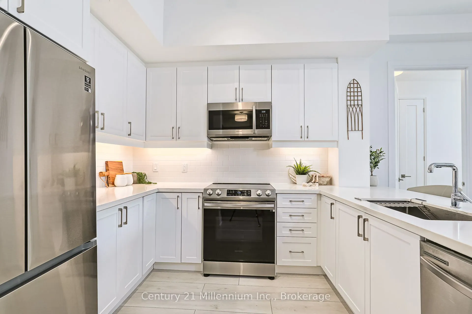 1 Hume Street, #209